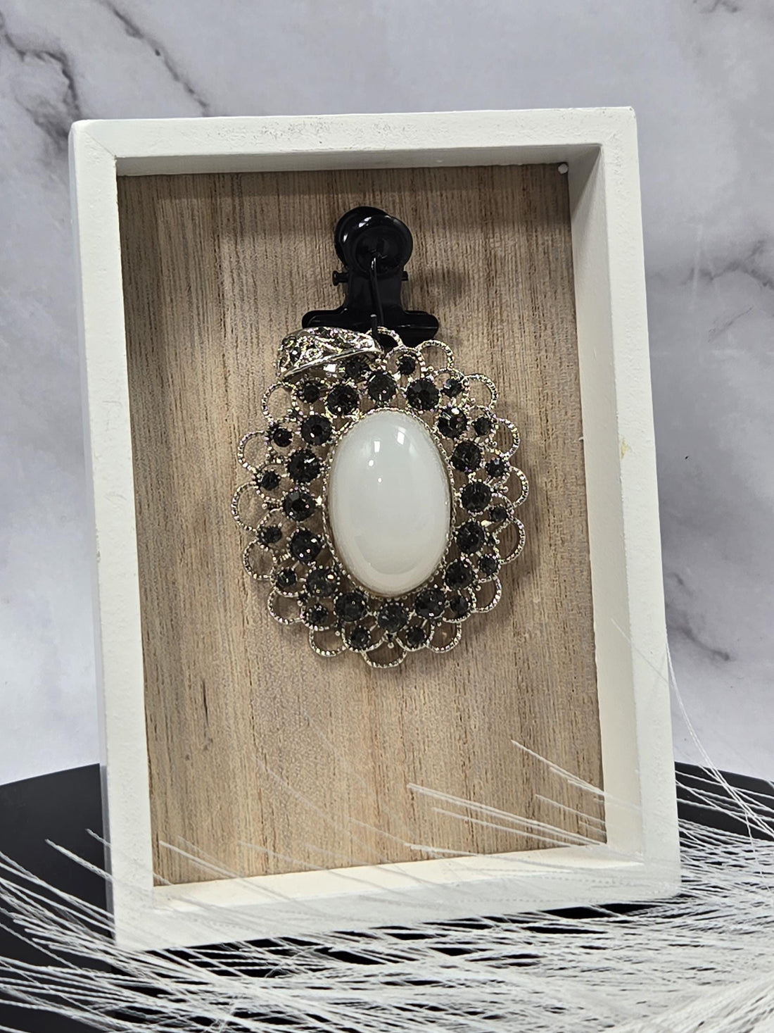 Gothic Cameo Pendant - Ornate Silver Charm for Bags and Keys