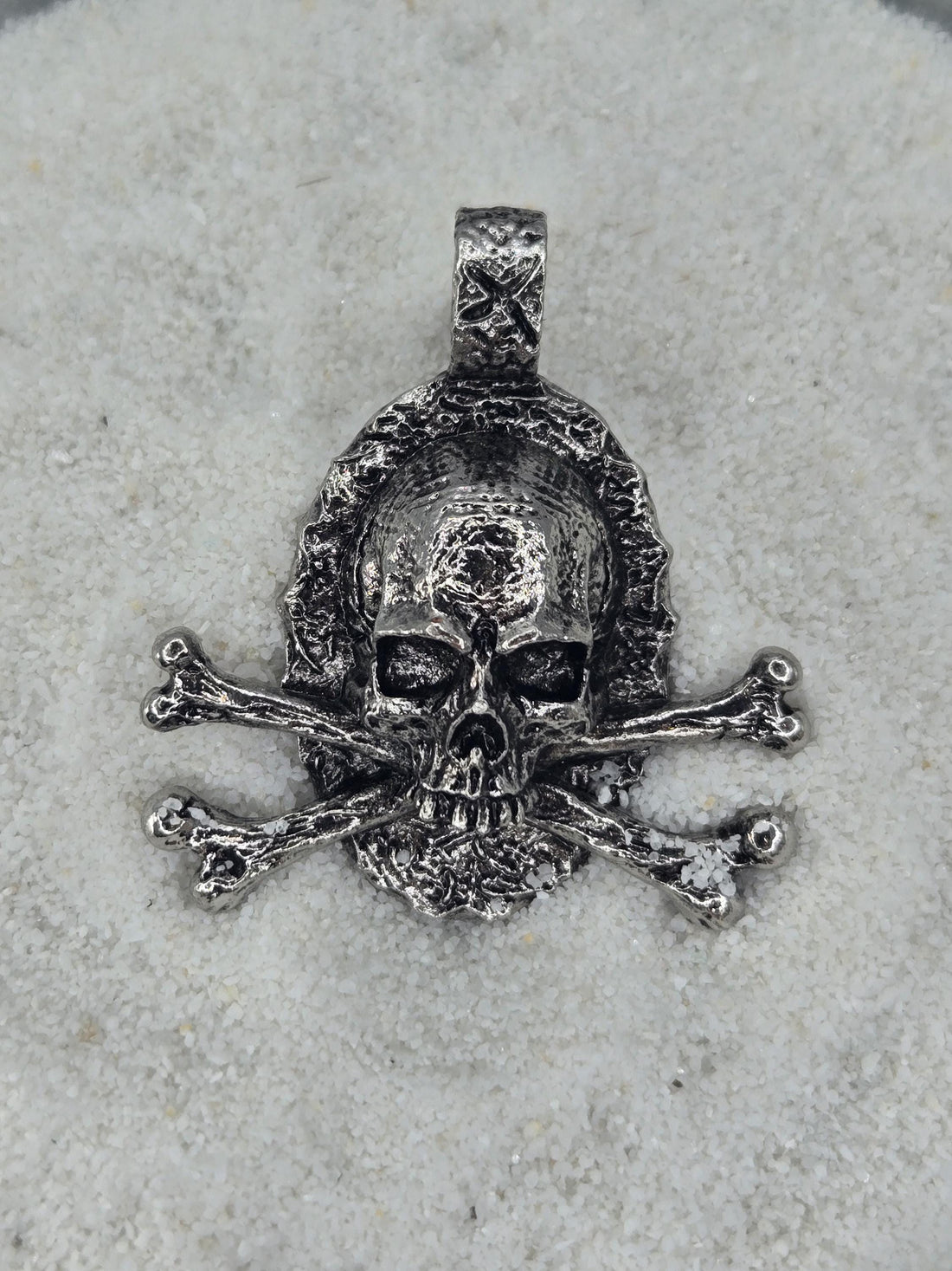 Silver Plated Skull Pendant: Gothic Alloy Charm for Jewelry