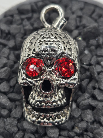 Skull Pendant: Fallen Angel Gothic Style (Silver Plated Metal)