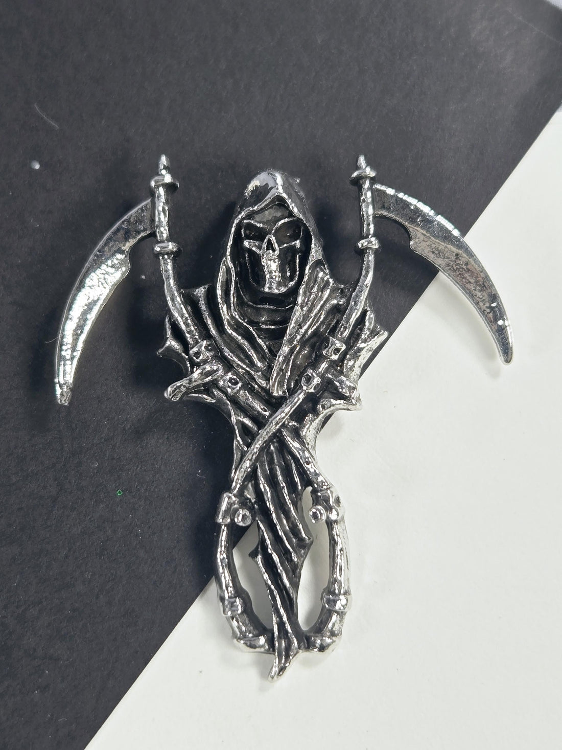 Skull Pendant Charm: Gothic Grim Reaper Style (Silver Plated)