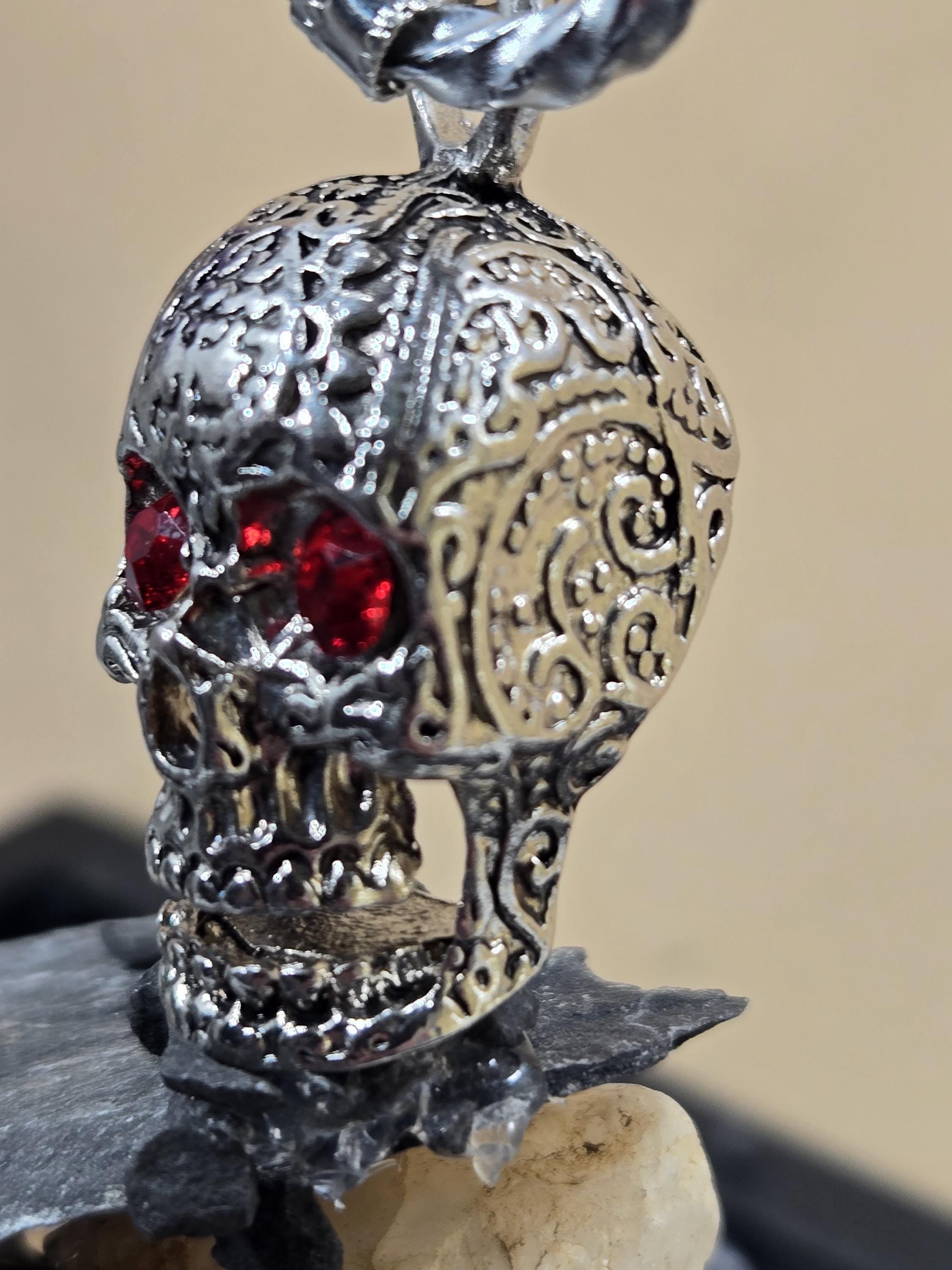 Skull Pendant: Fallen Angel Gothic Style (Silver Plated Metal)