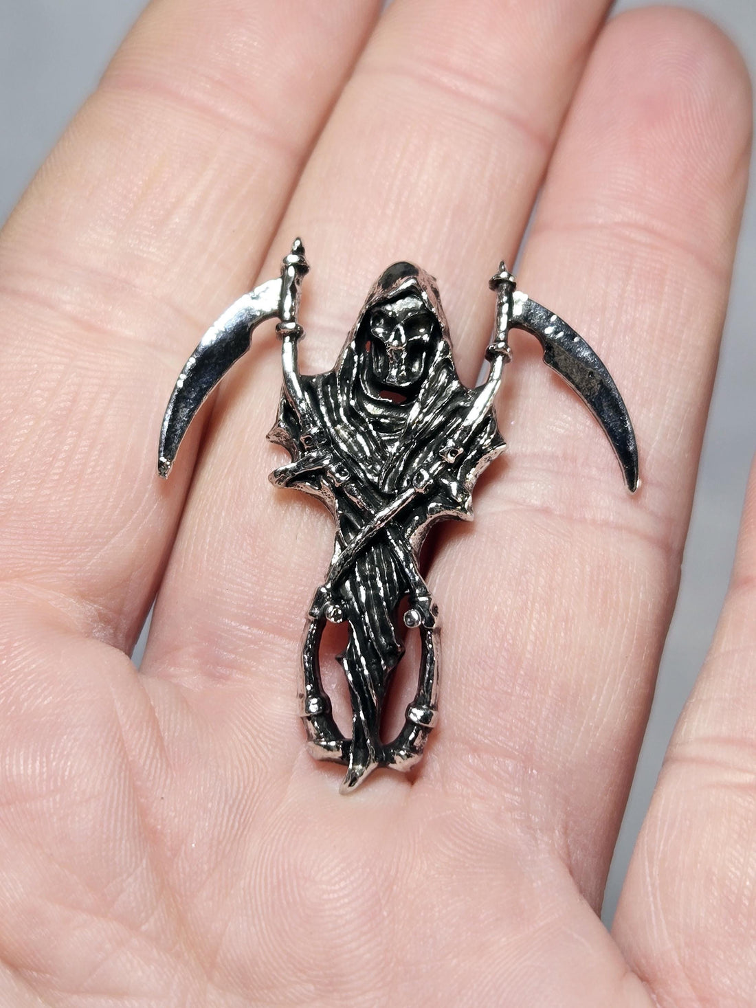 Skull Pendant Charm: Gothic Grim Reaper Style (Silver Plated)