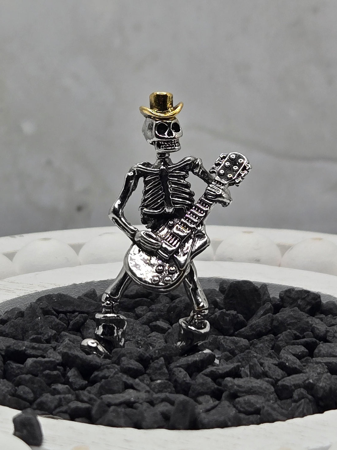 Skull Pendant: Dark Fantasy Jewelry (Silver Plated Alloy)