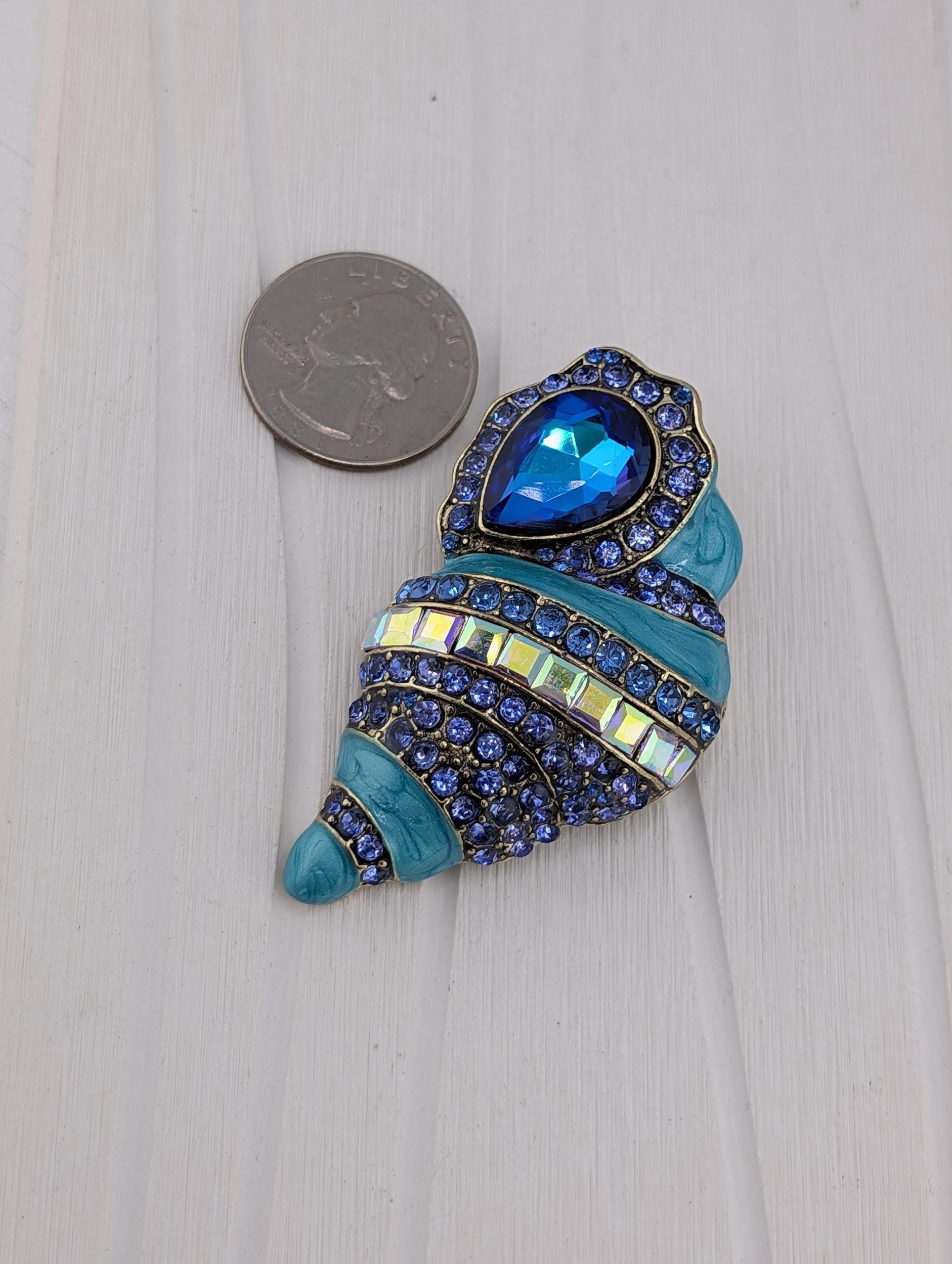 Blue Shell Brooch: Coastal Dual-Tone Gold & Silver - Rhinestone Accent