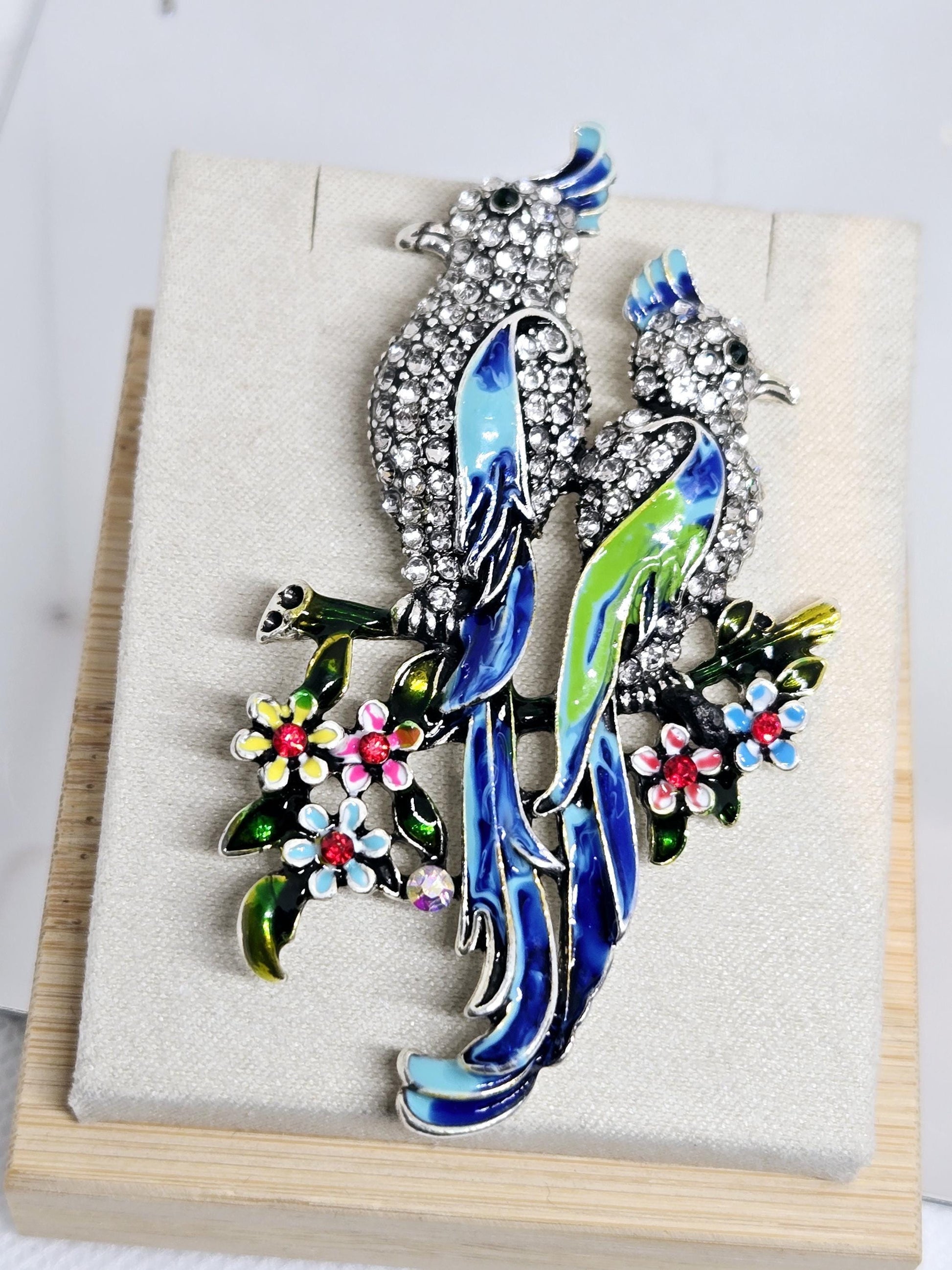 Cockatiel Brooch: Silver Plated Lightweight Bird Pin