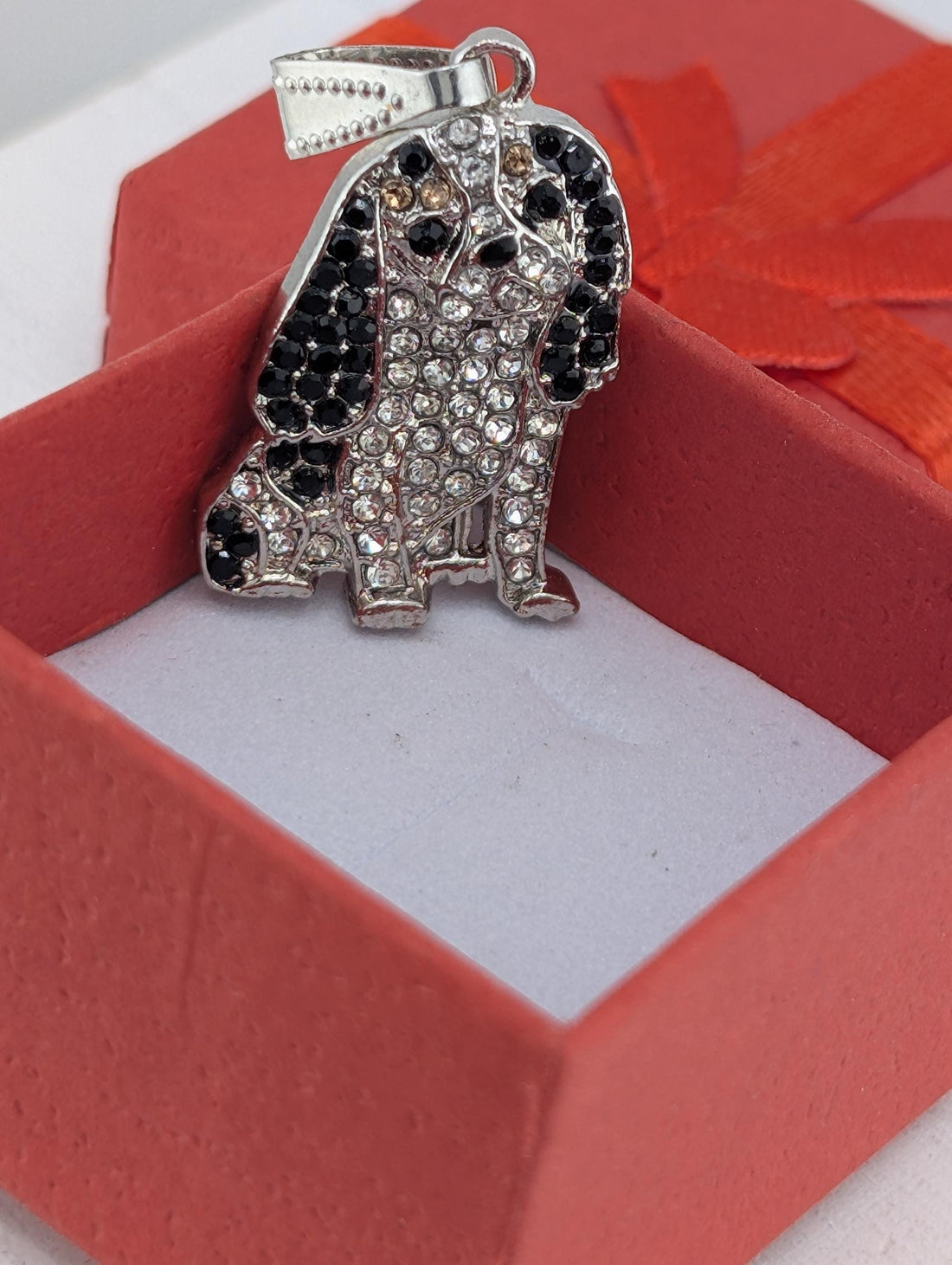 King Charles Cavalier Dog Pendant, Silver Plated (Rhinestone Detail)