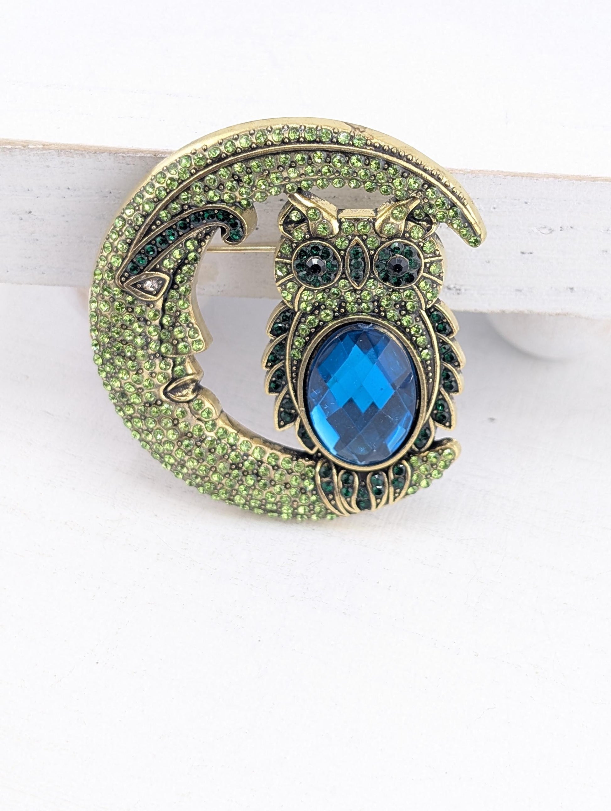 Owl Brooch, Gold Plated, Colorful Rhinestones (Compact Size)