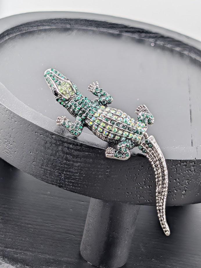 Rose Gold Crocodile Brooch: Detailed Animal Pin for Jackets