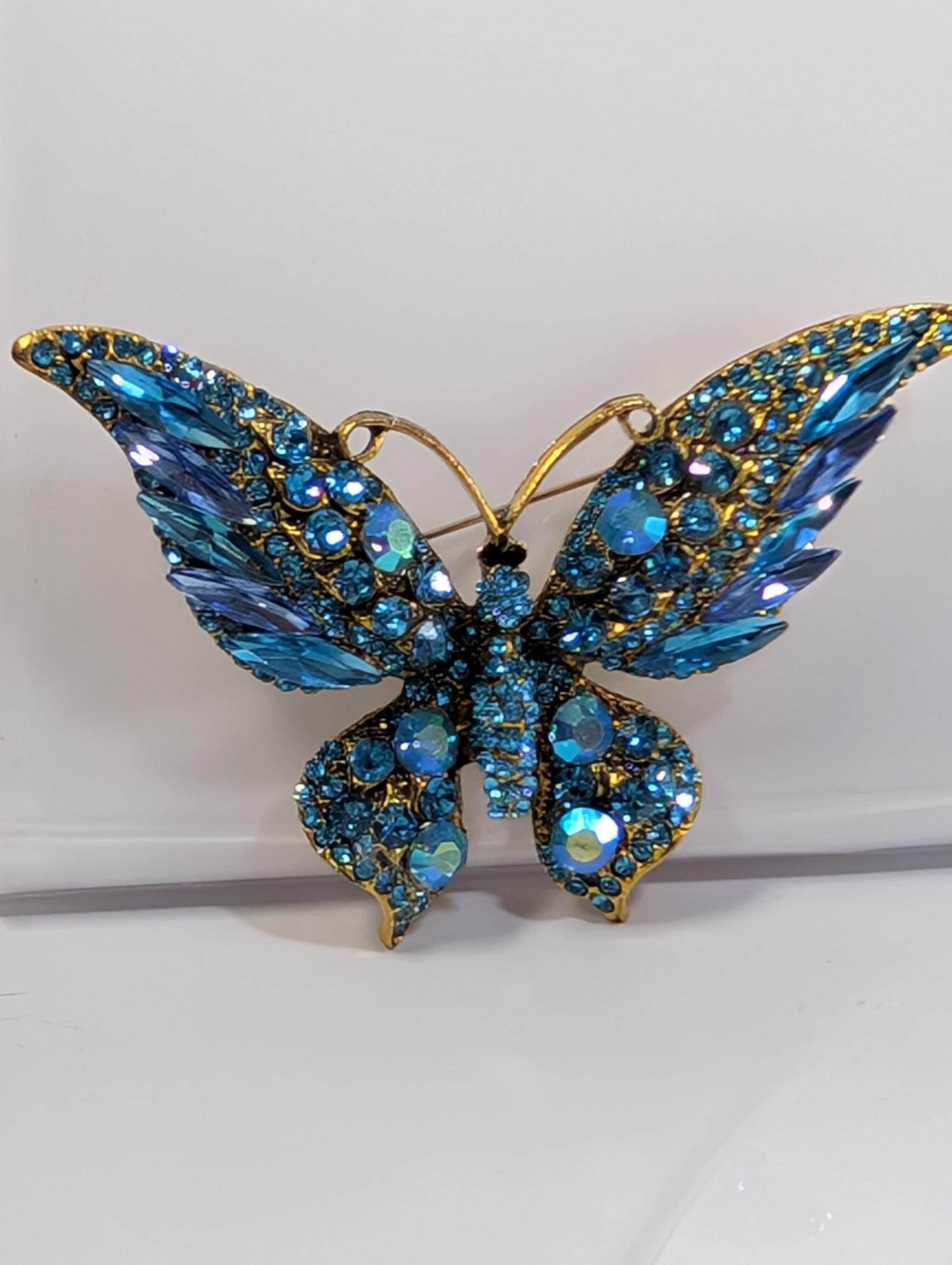 Ocean Wave Brooch: Handmade Gold Plated Enamel Pin (Aqua Blue)