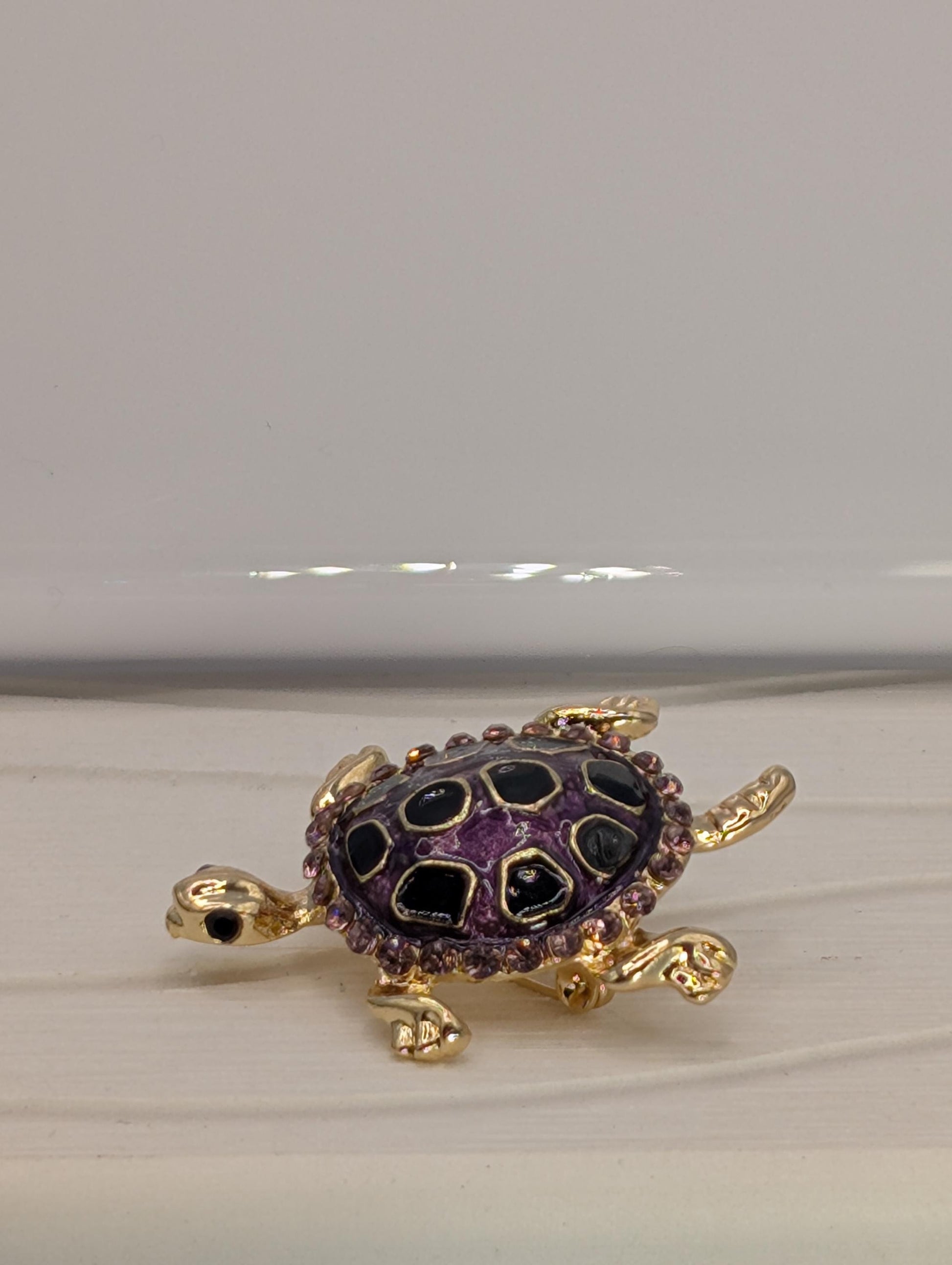Turtle Brooch Gold Plated, Amethyst Accent (Lightweight Pin)