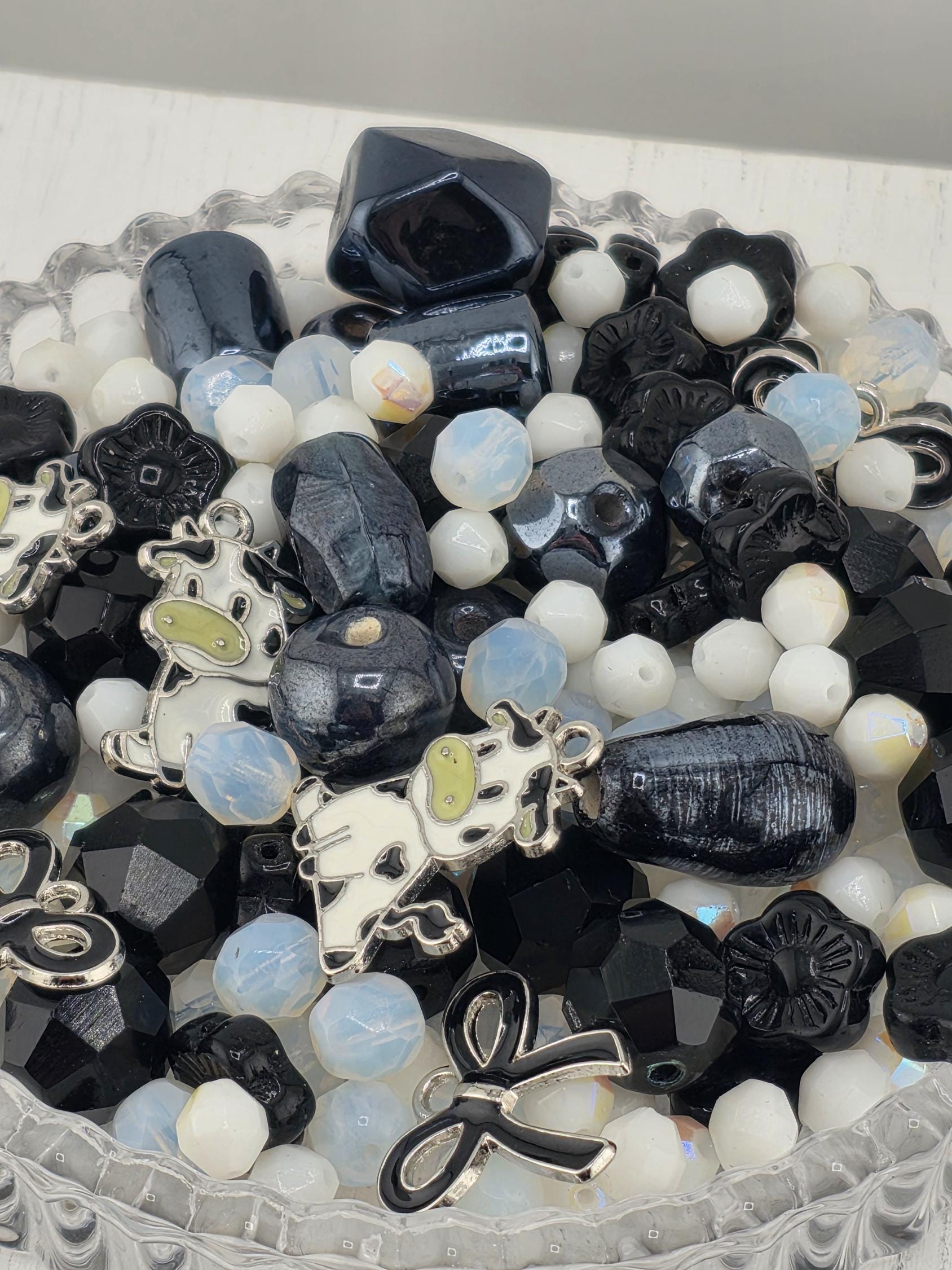 2oz Exclusive "Spotted Cow-Bows" Glass Bead Soup Mix with Charms