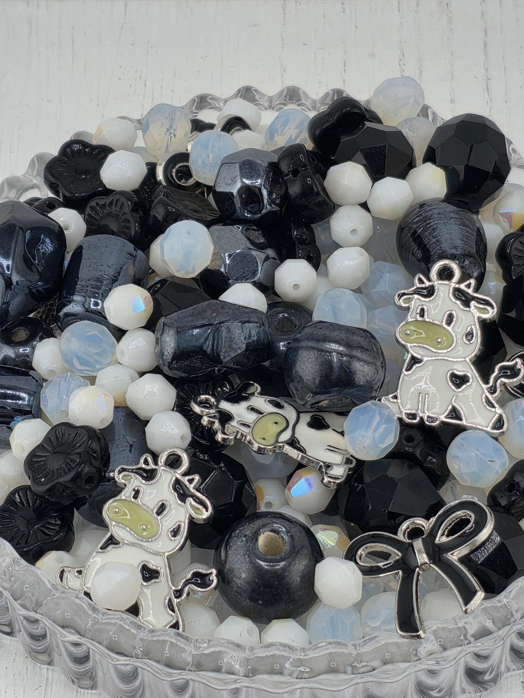 2oz Exclusive "Spotted Cow-Bows" Glass Bead Soup Mix with Charms