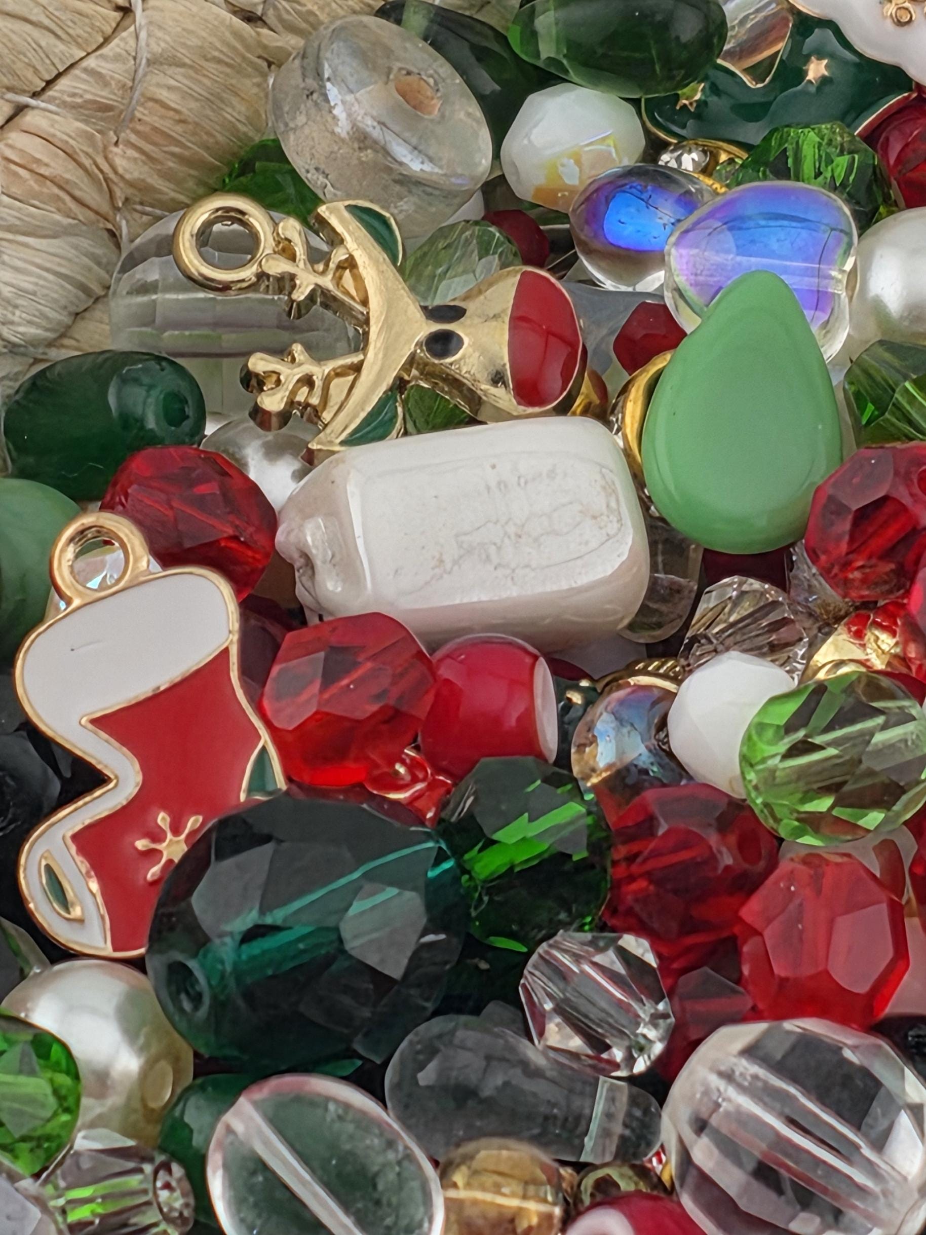 Christmas Bead Soup Mix – Holiday Jewelry Making Supply (56g)