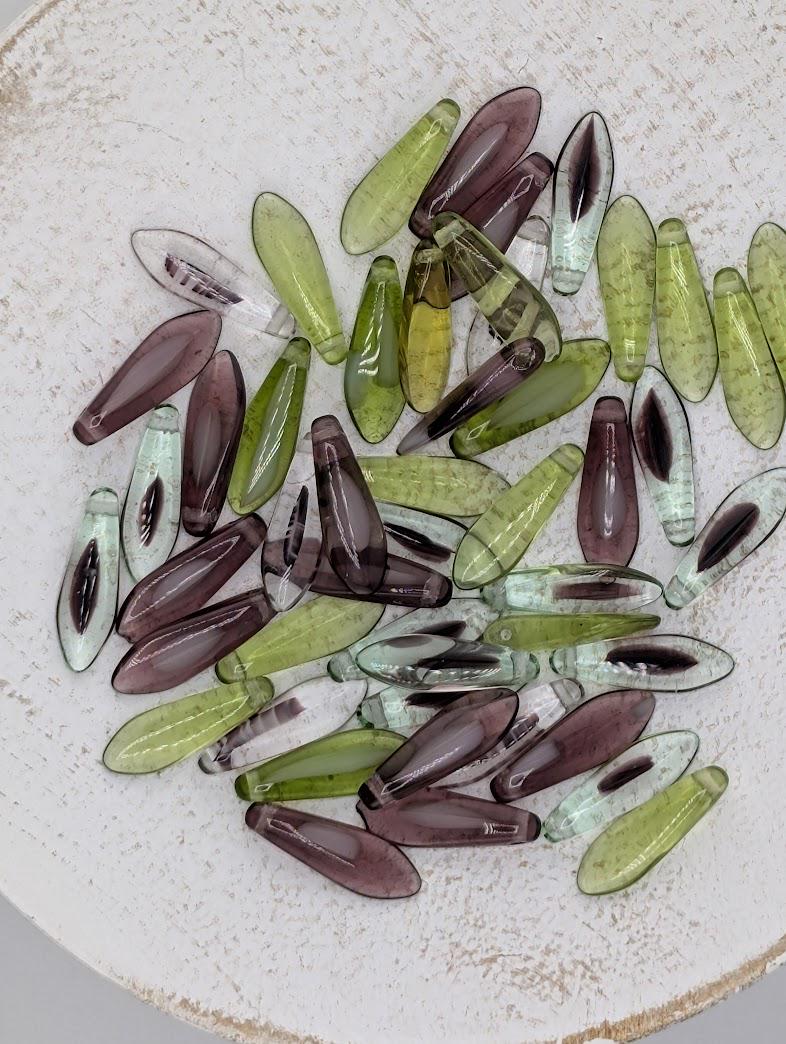 Czech Dagger Bead, Glass GemstonesJewelry Craft Supply, Elegant Gothic Flair, Unique Boho Accessories: Green/Pink