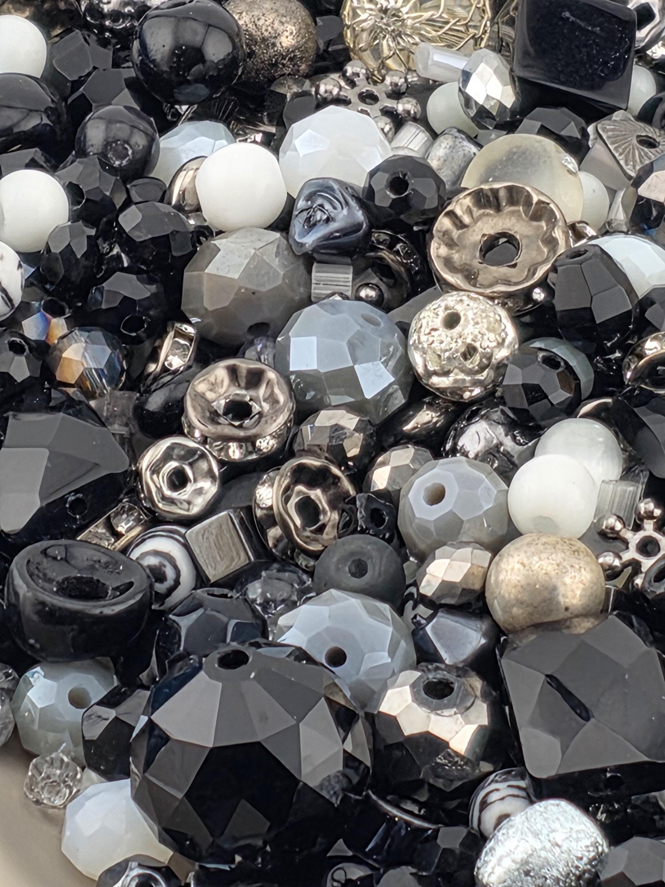 Learise Exclusive "It's not all black & white" Glass Bead Soup Mix (56g Pkg)