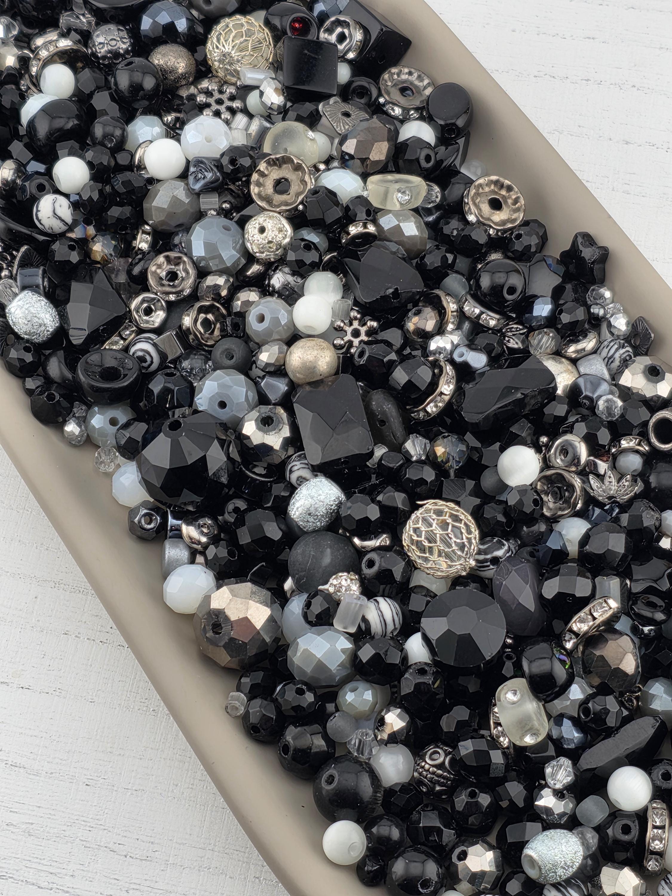 Learise Exclusive "It's not all black & white" Glass Bead Soup Mix (56g Pkg)