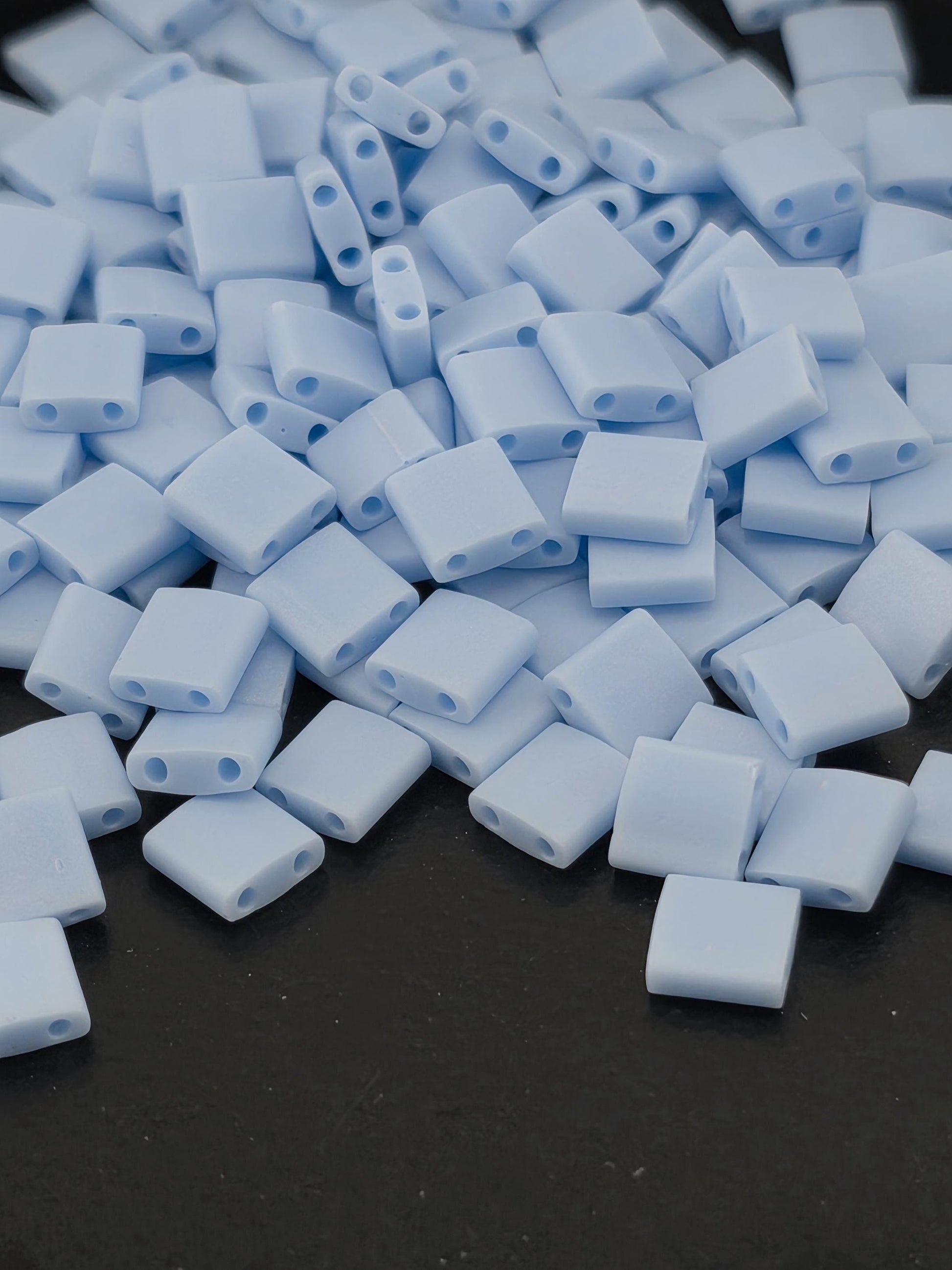 TL0494FR-Miyuki Tila Beads:Lt. Periwinkle O/MA/R (7.5g pkg)