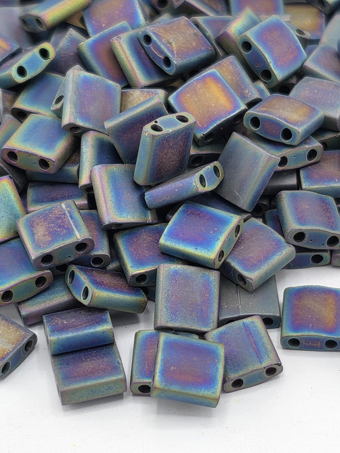 TL0401FR-Miyuki Tila Beads:Black O/MA/R (7.5g pkg)