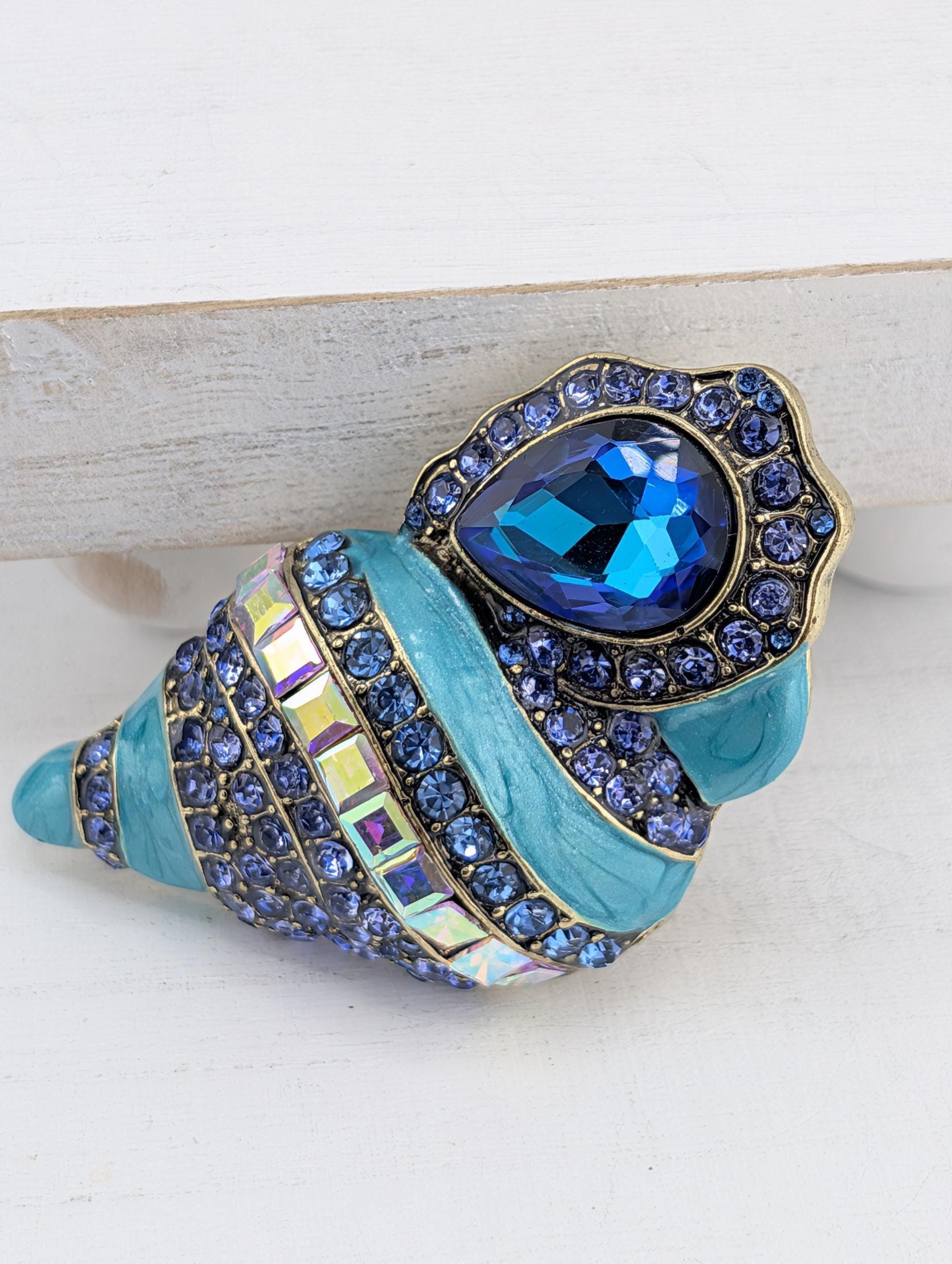 Blue Shell Brooch: Coastal Dual-Tone Gold & Silver - Rhinestone Accent