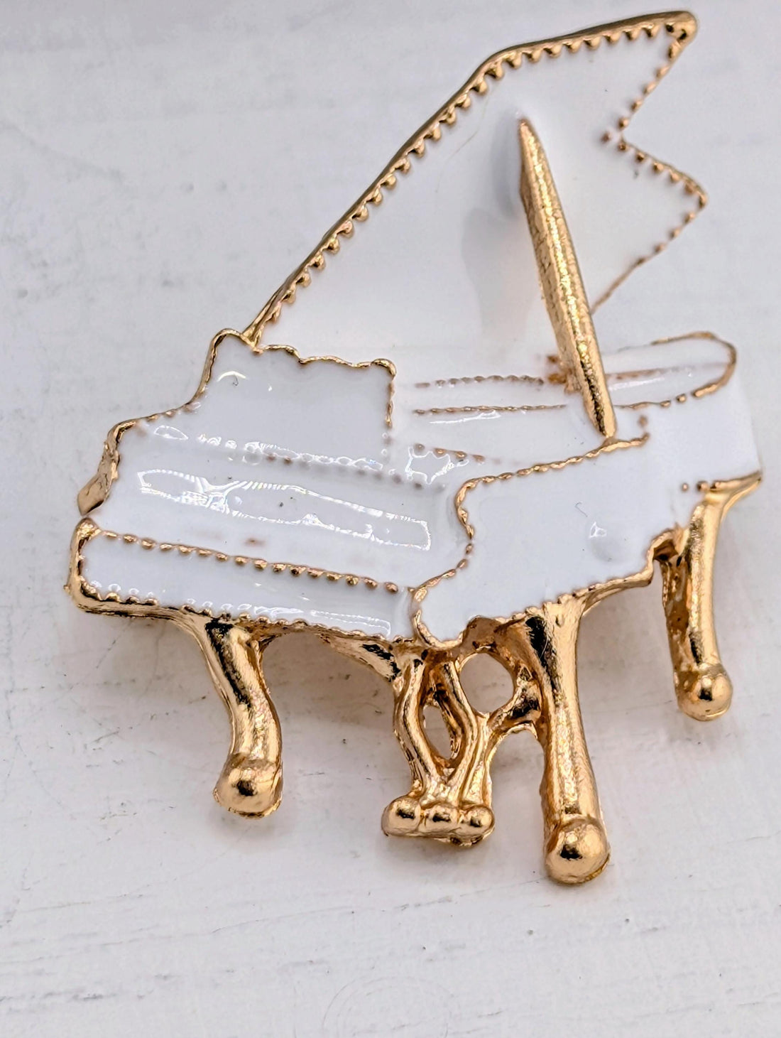 Music Lover Gold Plated Piano Brooch, White Rhinestones (Decorative Pin)