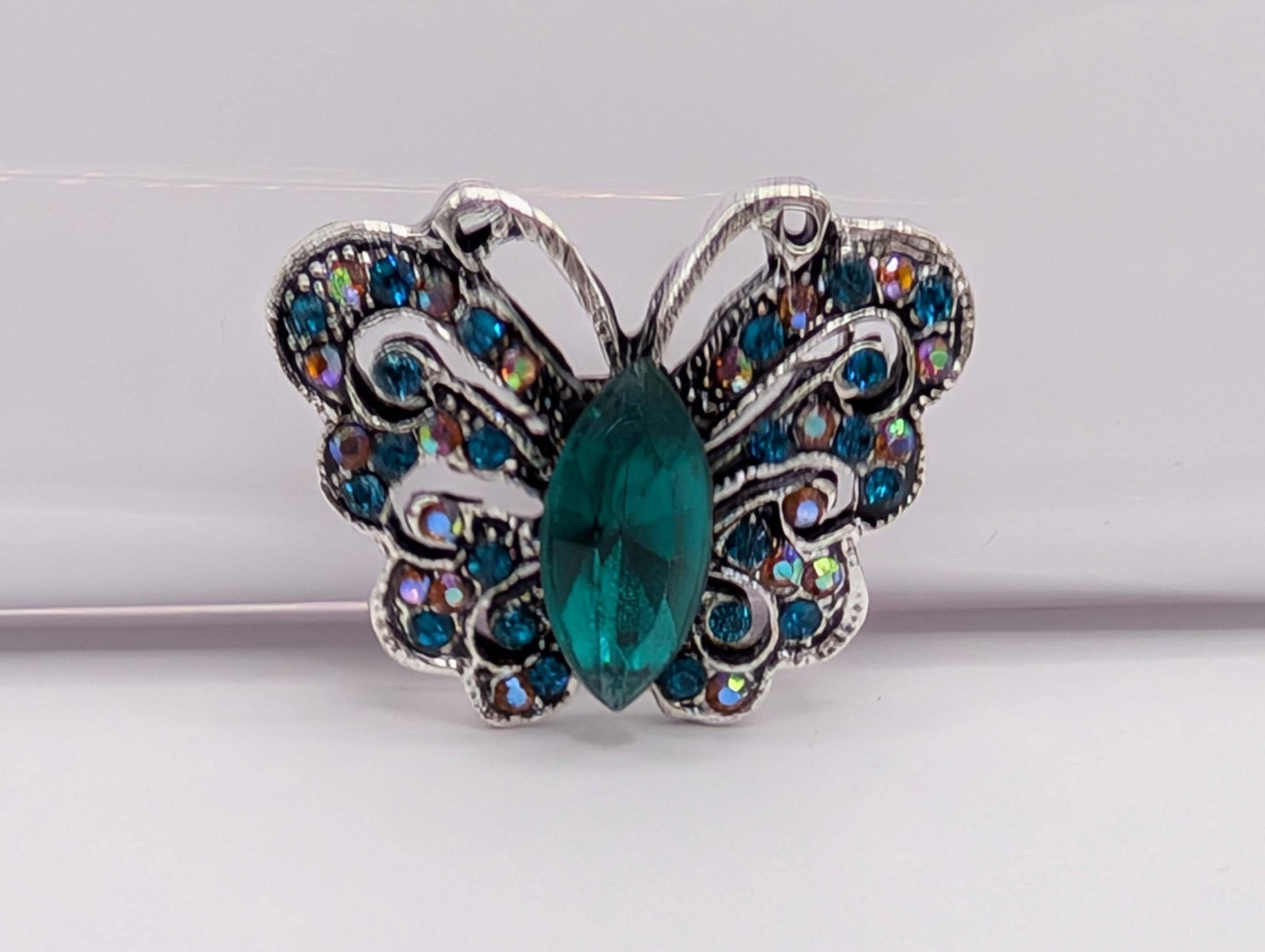 Butterfly Brooch: Silver Plated Jewelry (Emerald Rhinestone Pin)