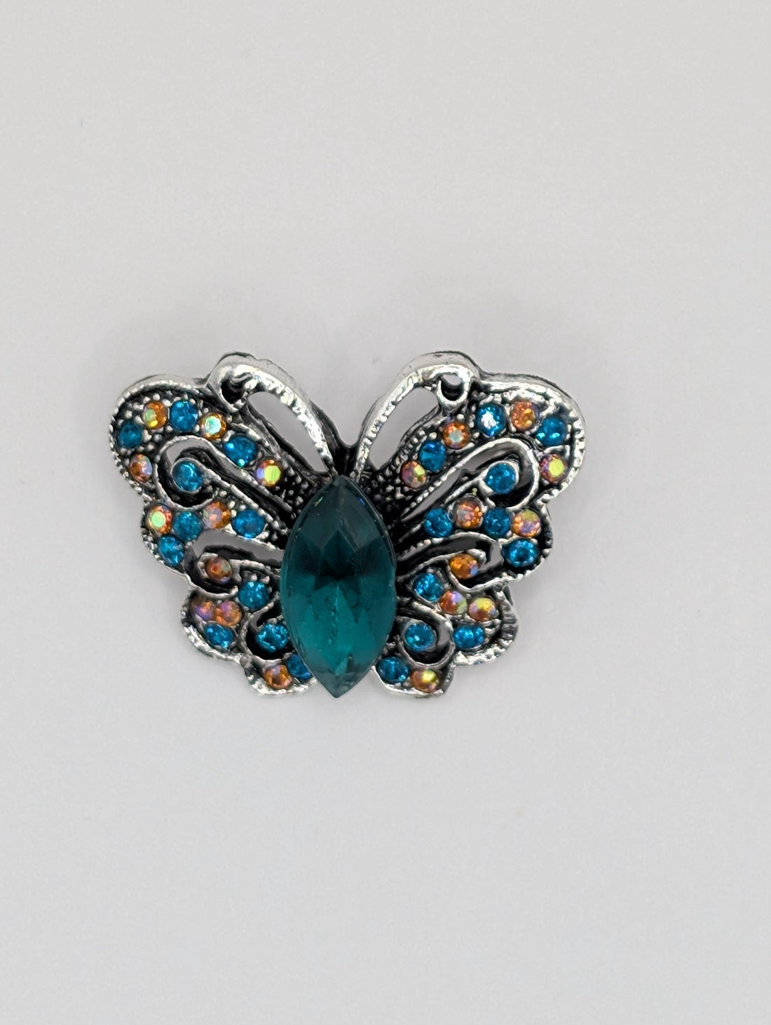 Butterfly Brooch: Silver Plated Jewelry (Emerald Rhinestone Pin)