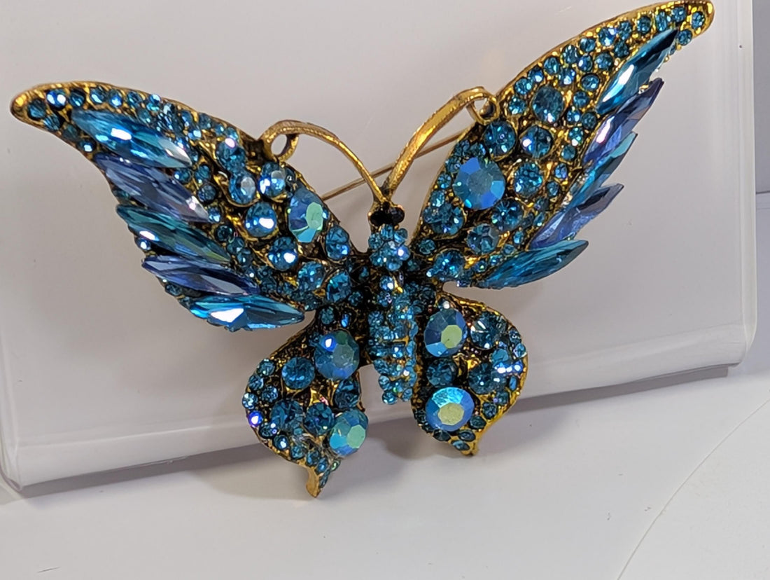 Ocean Wave Brooch: Handmade Gold Plated Enamel Pin (Aqua Blue)