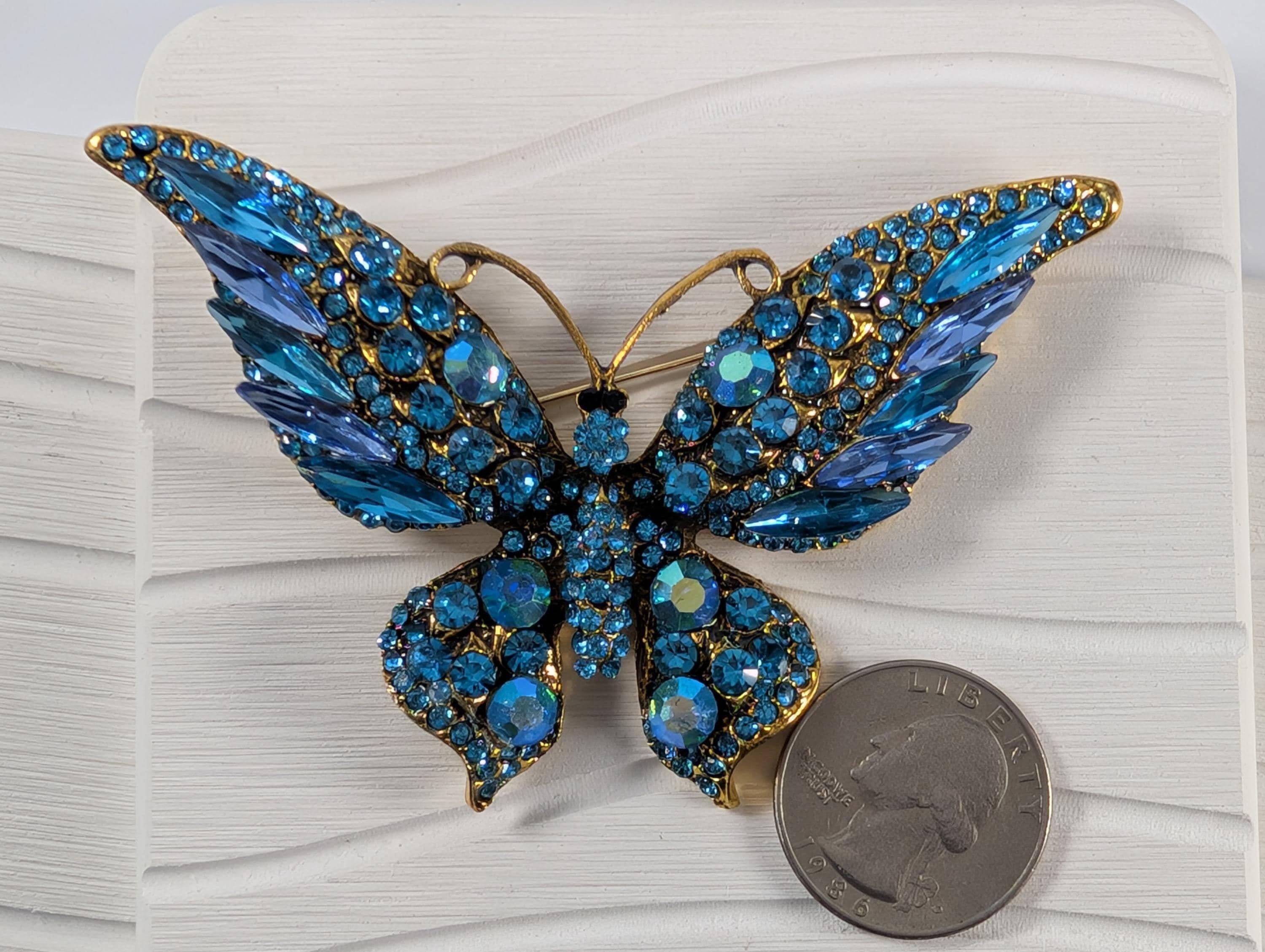 Ocean Wave Brooch: Handmade Gold Plated Enamel Pin (Aqua Blue)