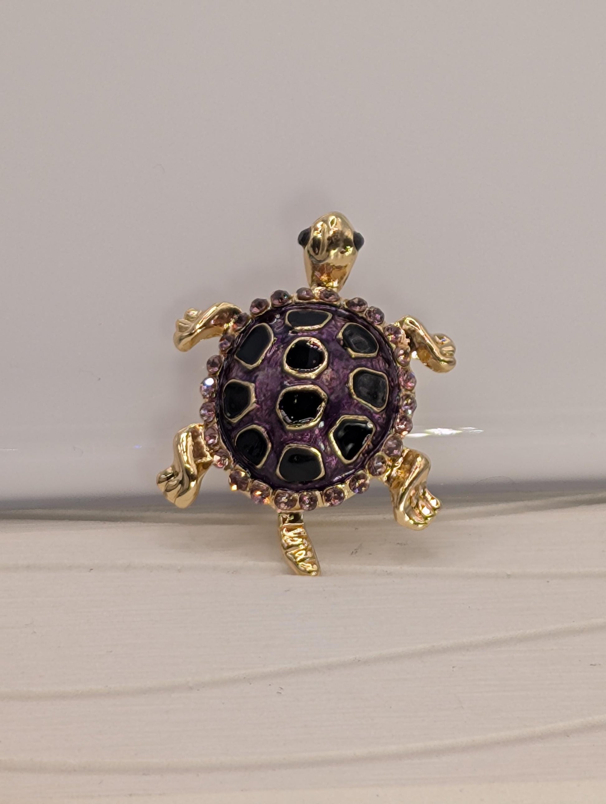 Turtle Brooch Gold Plated, Amethyst Accent (Lightweight Pin)