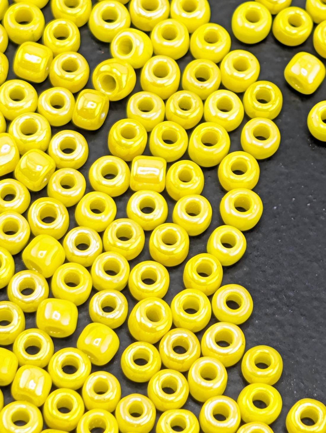5014SB Opaque Rainbow Yellow 8/0 Matsuno Seed Beads (15g, ~600 pcs)
