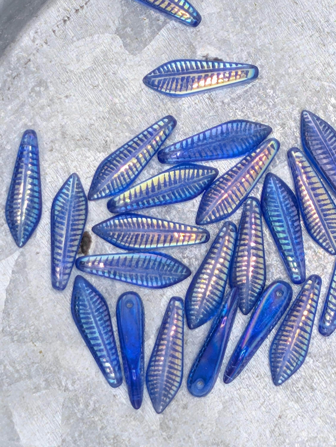 Laser Etched Design, Craft Bead Set 25pcs,Czech Feather Dagger Pendants Kit: Metallic Cobalt Herringbone