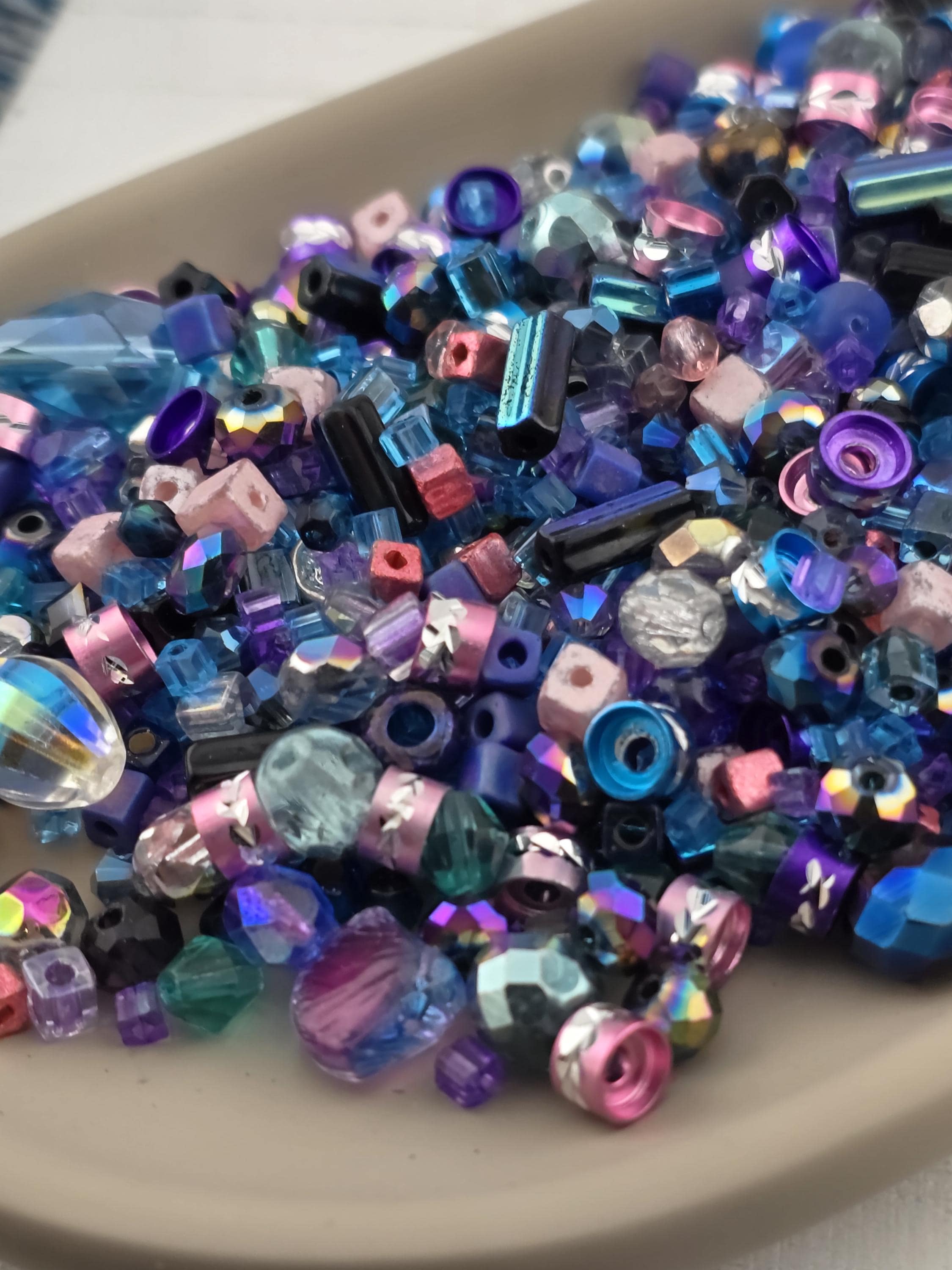 Learise Exclusive "Memories of the 80s" Glass Bead Soup Mix (56g Pkg)