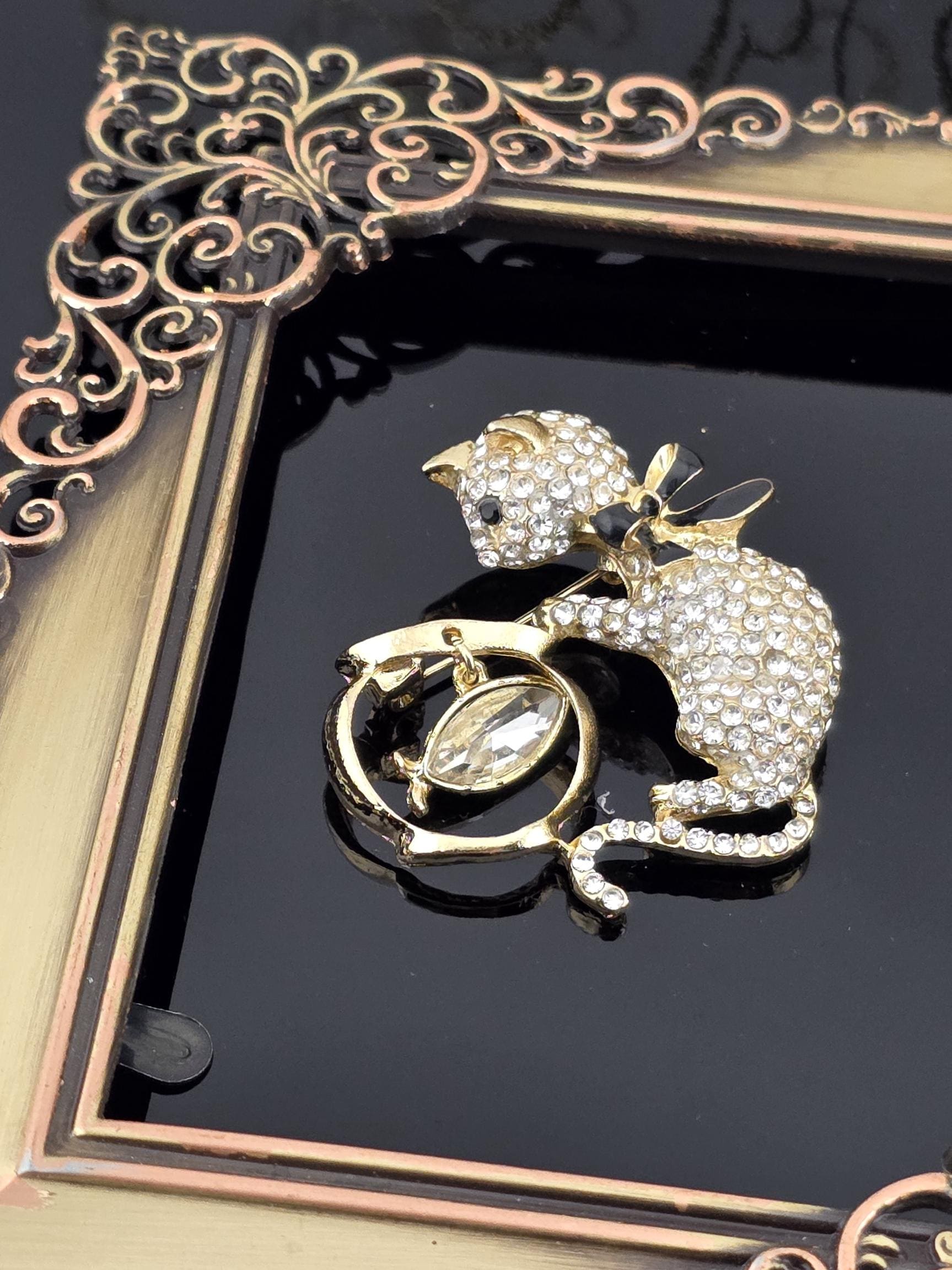 Cat Brooch: Gold Plated Kitty in Fishbowl - Rhinestone Detail