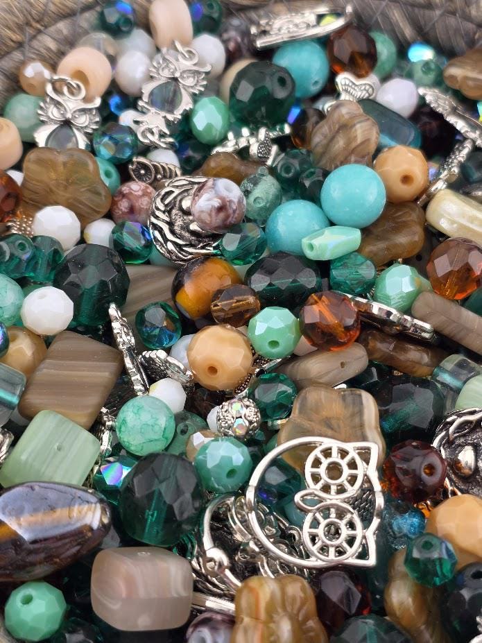 Learise Exclusive "Owl that glitters is Abalone" Glass Bead Soup Mix (56g Pkg)