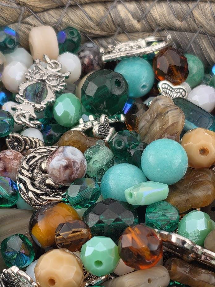 Learise Exclusive "Owl that glitters is Abalone" Glass Bead Soup Mix (56g Pkg)