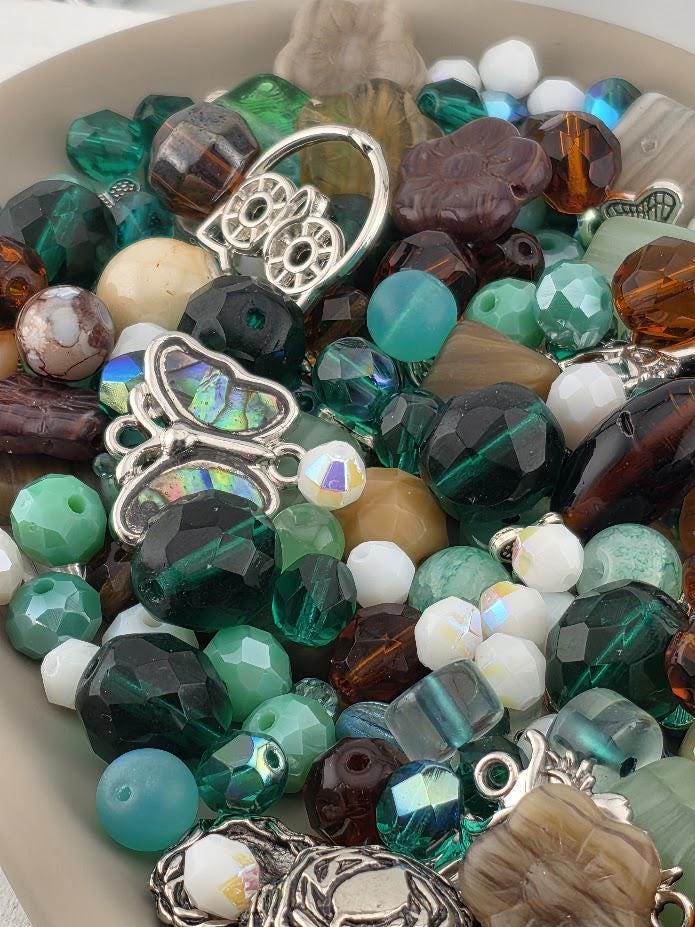 Learise Exclusive "Owl that glitters is Abalone" Glass Bead Soup Mix (56g Pkg)