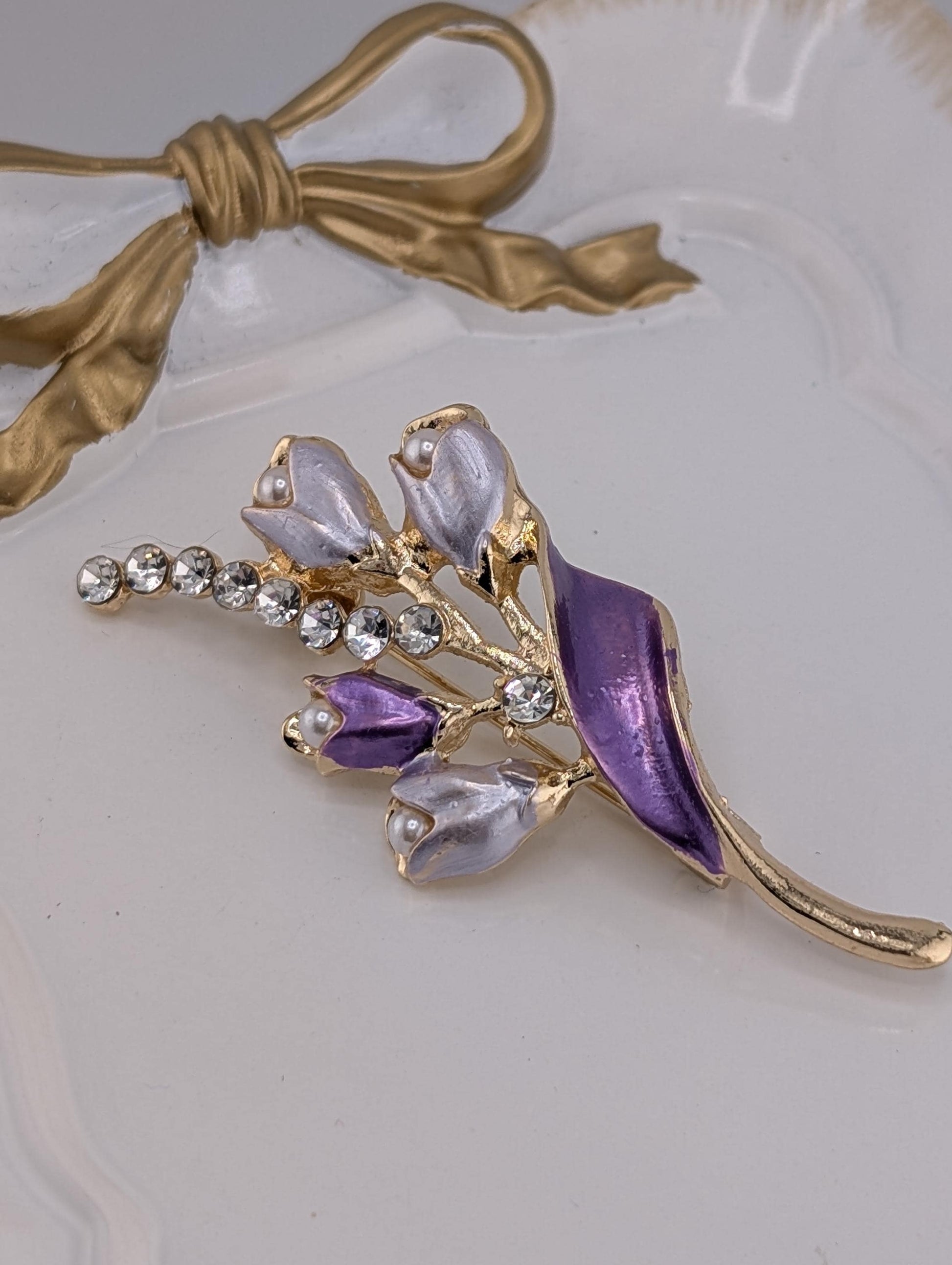 Gold Plated Brooch: Purple and White Floral Enamel - Elegant Pin