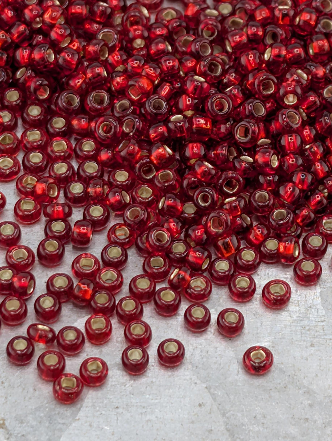 Preciosa 11/0 Seed Beads Transparent Dark Red SilverLined (Size 11/0 ) - 15g - Czech Glass Rocaille for Jewelry Making