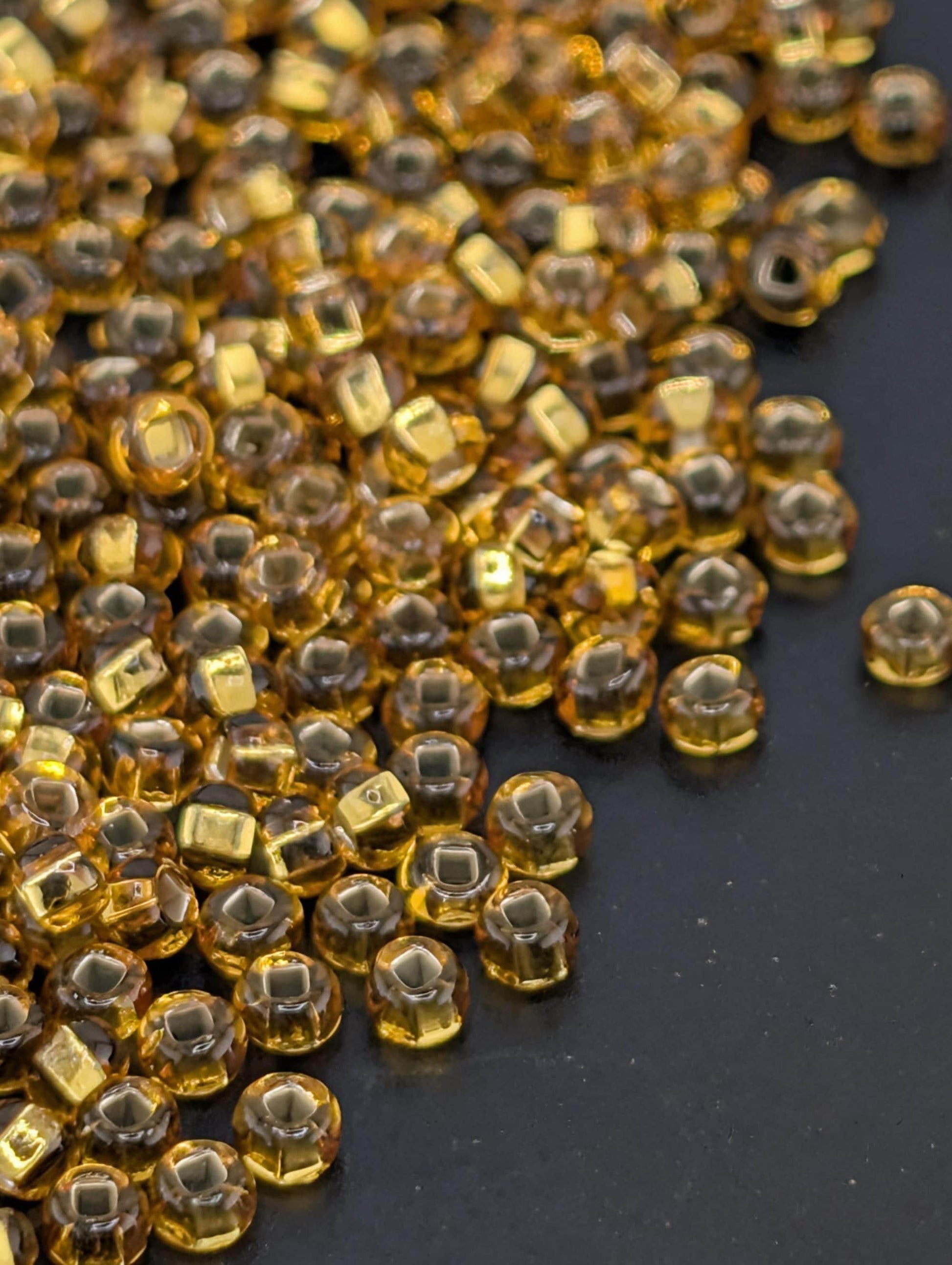 Preciosa 10/0 Seed Beads Transparent SilverLined Topaz by (Size 10/0 ) - 15g - Czech Glass Rocaille for Jewelry Making