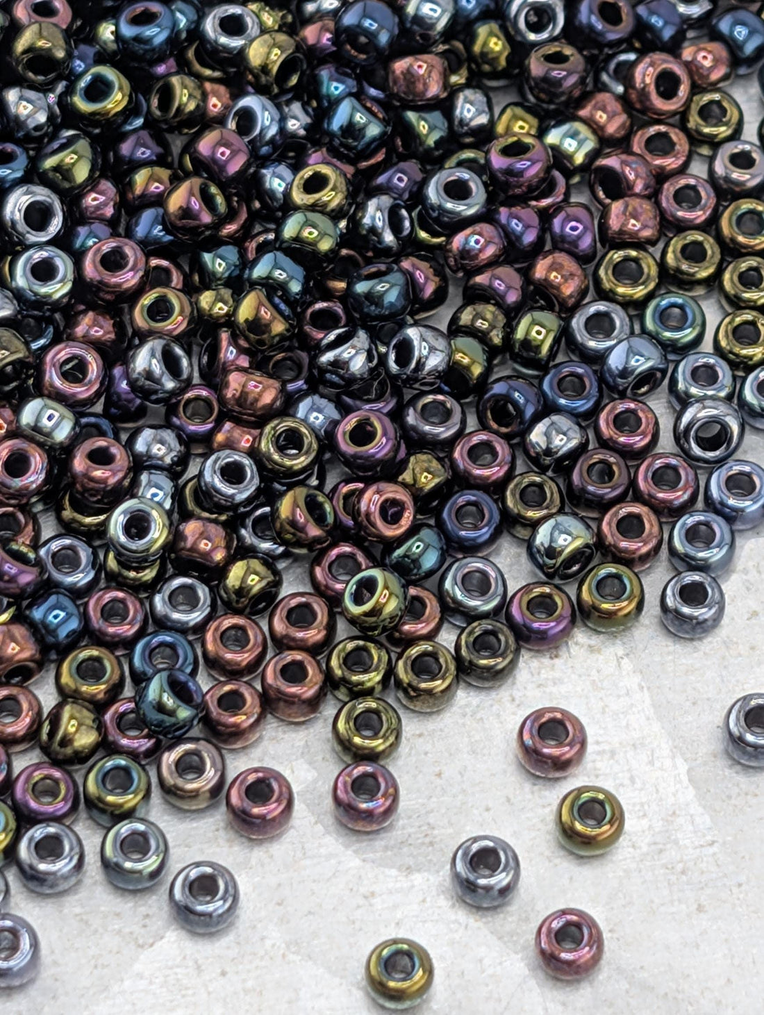 Preciosa 10/0 Seed Beads Opaque Blue Iris (Size 10/0 ) - 15g - Czech Glass Rocaille for Jewelry Making