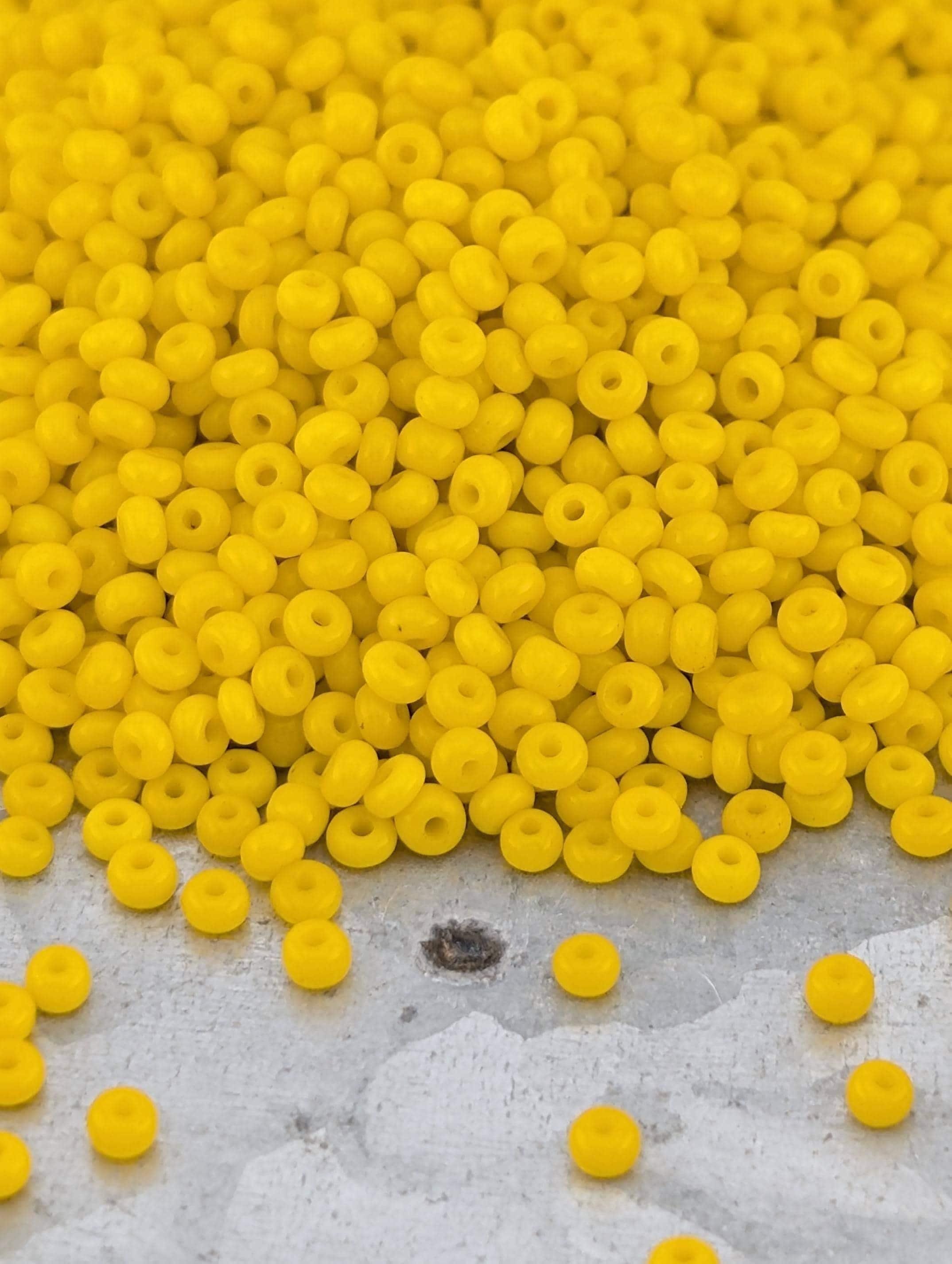 Preciosa 10/0 Seed Beads Opaque Canary Yellow Glass (Size 10/0 ) - 15g - Czech Glass Rocaille for Jewelry Making