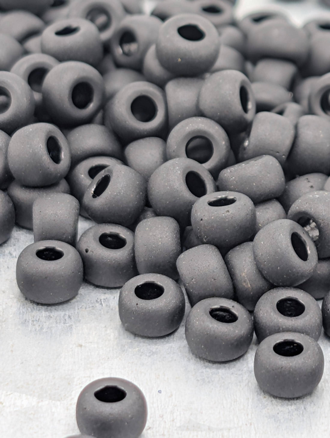 6-0401F:Black O/MA-Miyuki Rocaille 6/0 (20g pkg ~240 pcs)