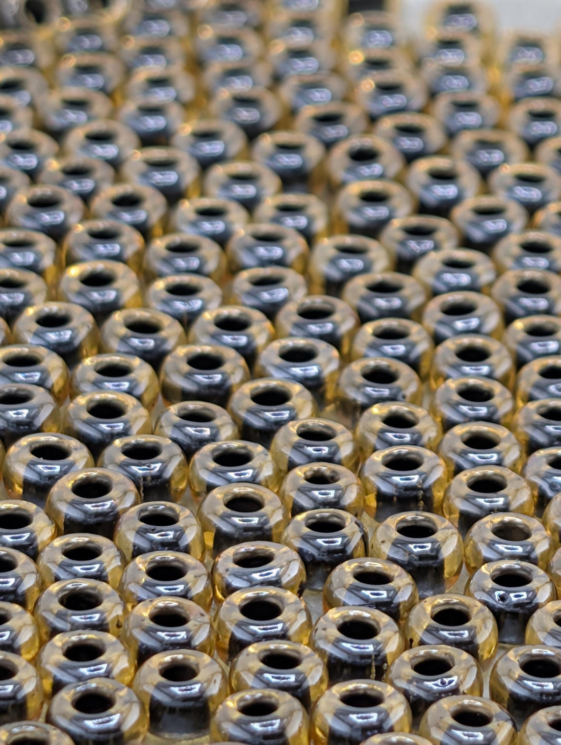 6-1840:Amber/Black ICL-Miyuki Rocaille 6/0 (20g pkg ~240 pcs)