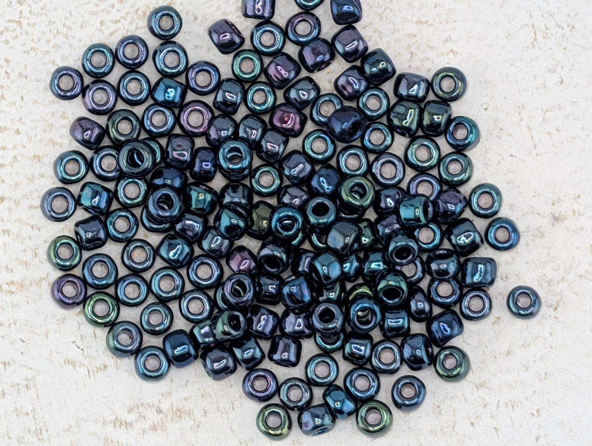 Opaque Iris Green Matsuno Seed Beads - Size 6, 15g Pack
