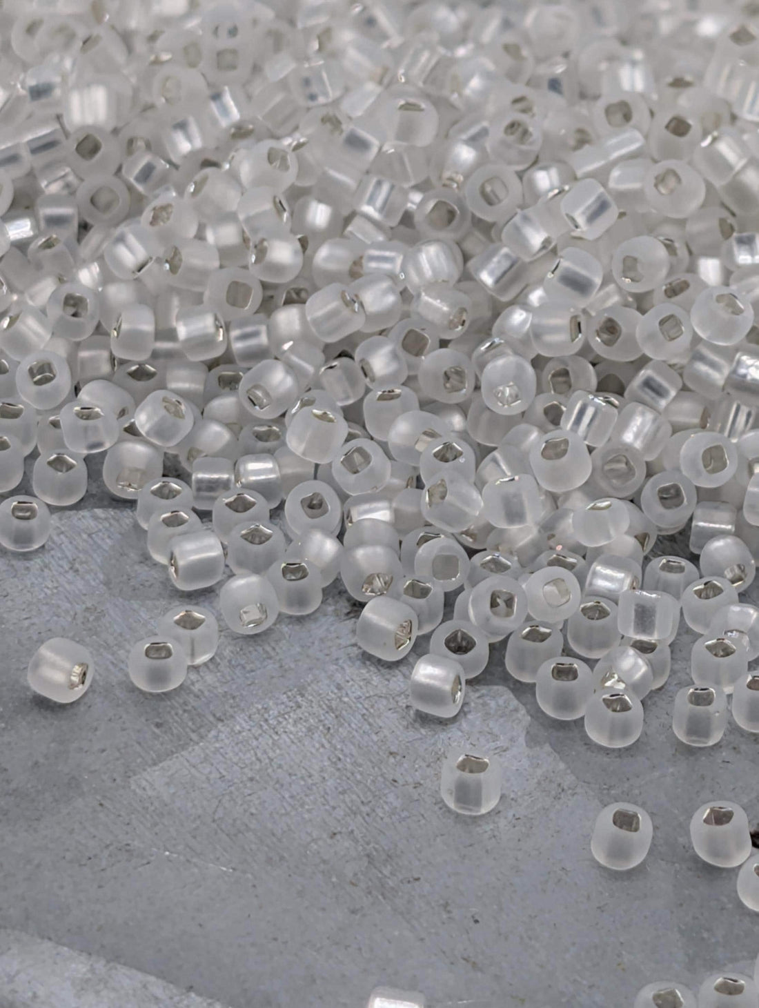 Matsuno Round Translucent Silver-Lined Matte Clear Size 11/0 (64Ma:Sr 11/0 Sr)