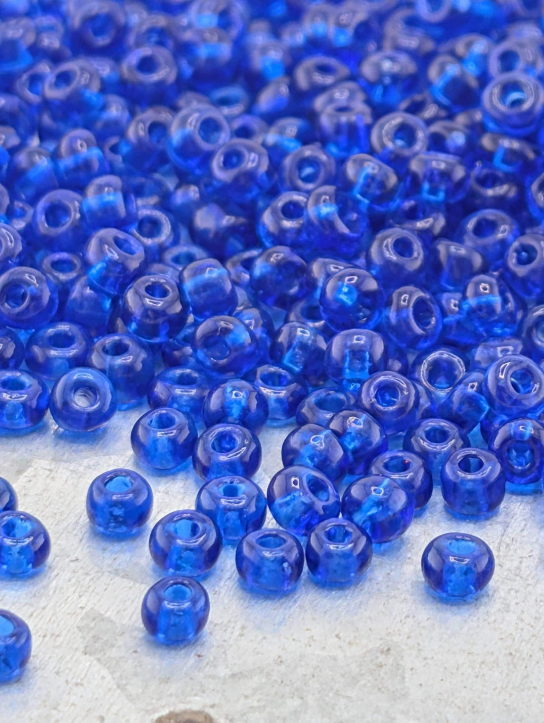 Preciosa 8/0 Seed Beads Transparent Medium Blue Size 8/0 - 15g - Czech Glass Rocaille for Jewelry Making