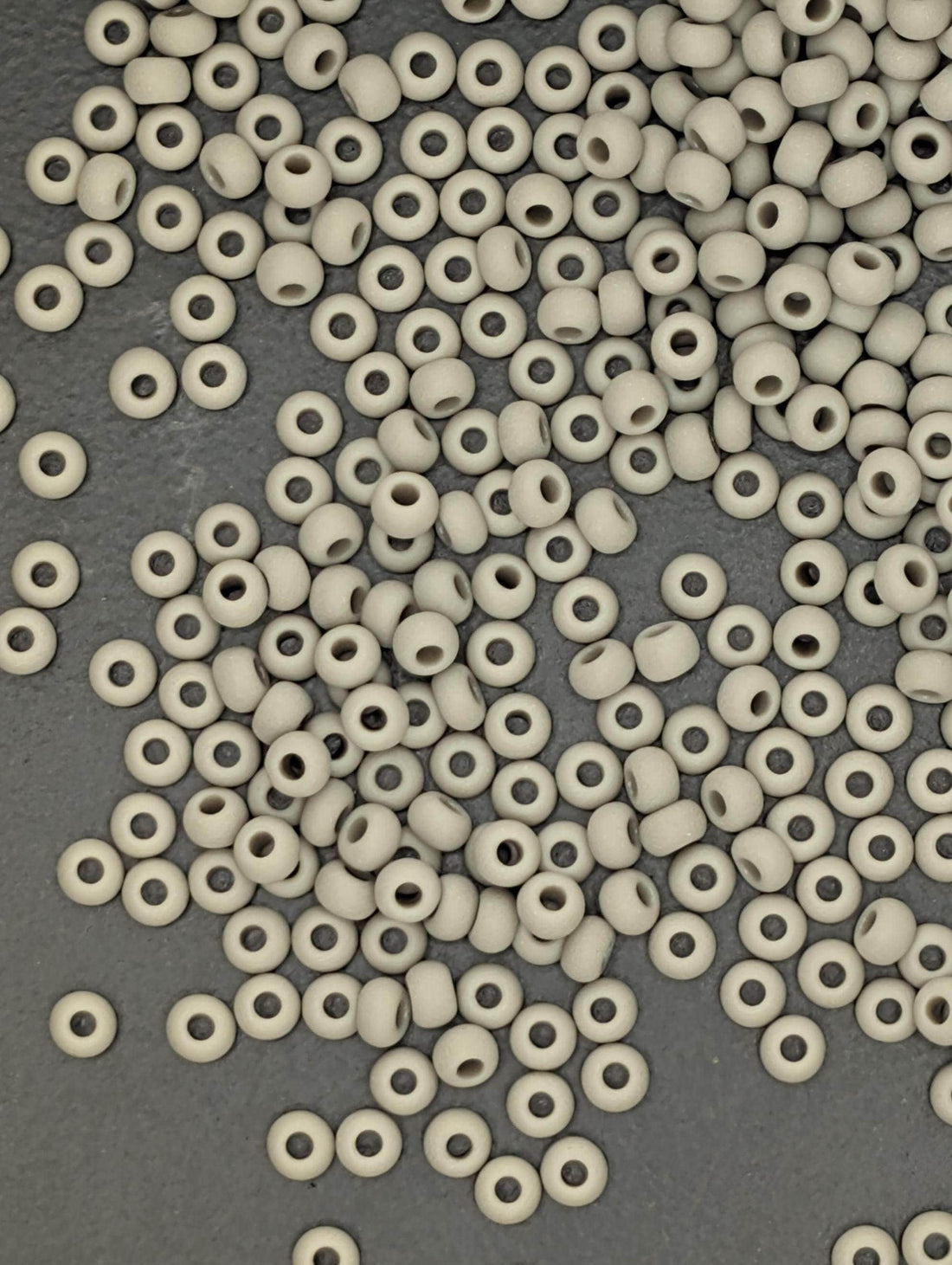 Preciosa 8/0 Seed Beads Matte Grey (Size 8/0 ) - 15g - Czech Glass Rocaille for Jewelry Making