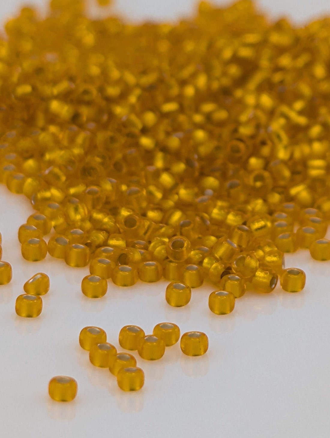 Silver-Lined Frosted Lt Hyacinth Size 15/0 Toho Round 2.5" tube