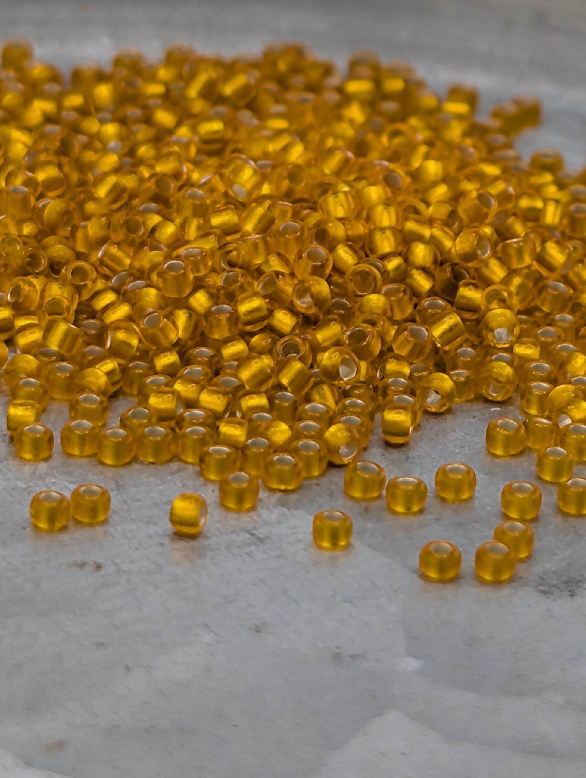 Silver-Lined Frosted Lt Hyacinth Size 15/0 Toho Round 2.5" tube