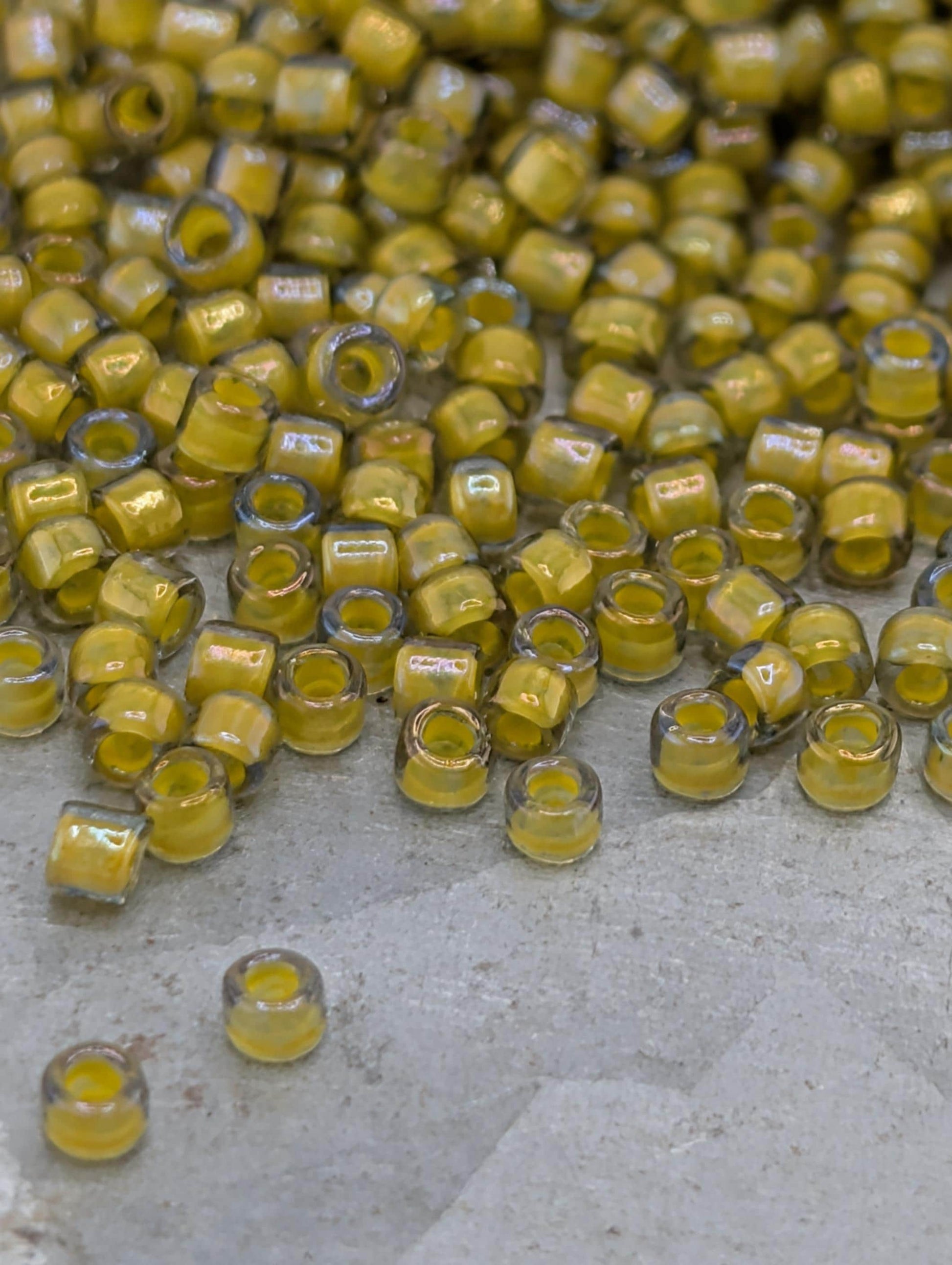 Inside-Color Luster Black Diamond/Opaque Yellow-Lined Size 15/0 Toho Round 2.5" tube